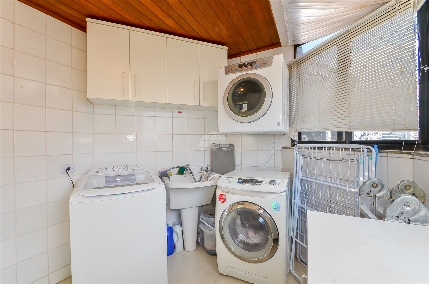 Apartamento para alugar em Bigorrilho, Curitiba — Imobiliária Razão