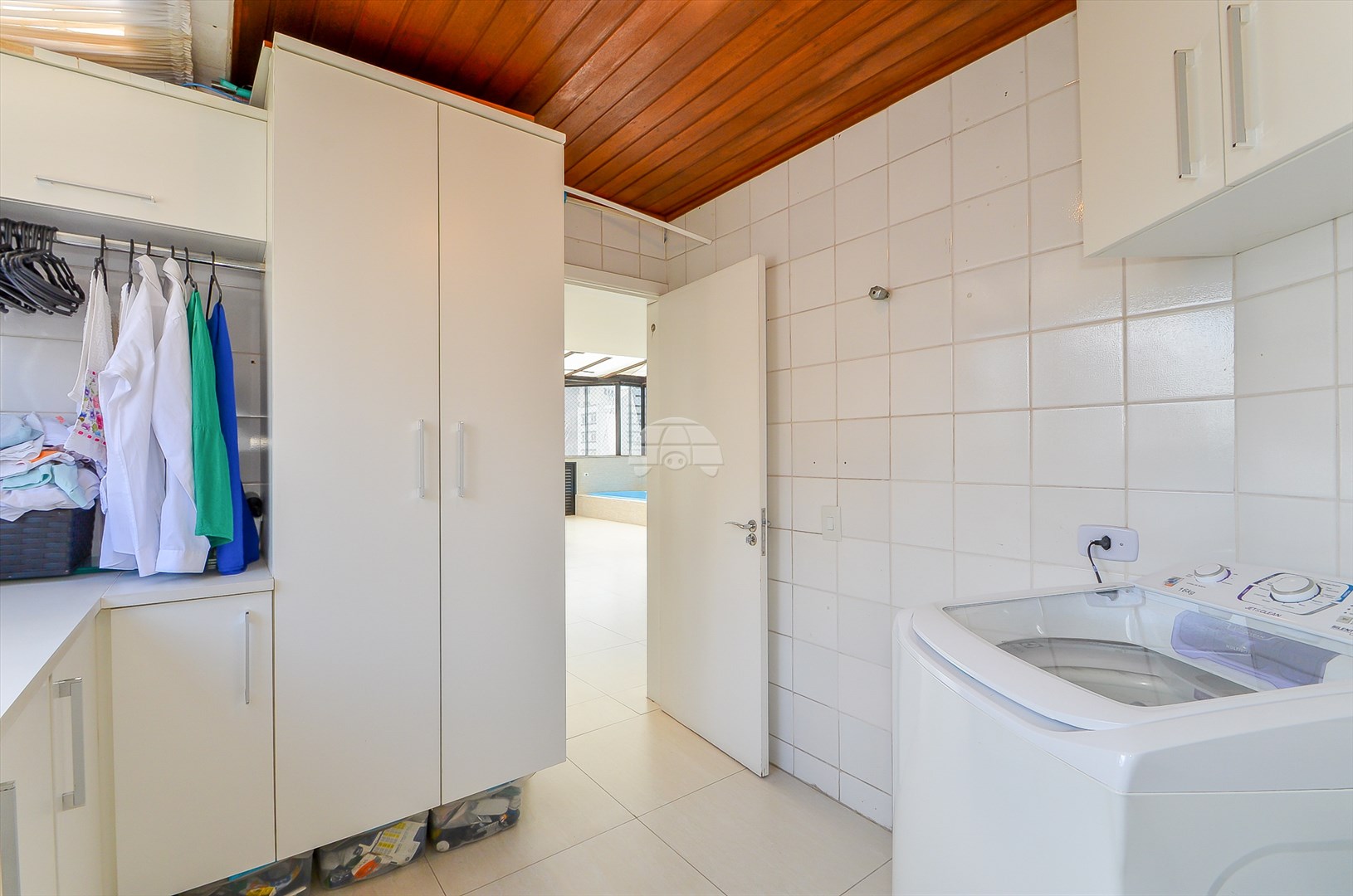 Apartamento para alugar em Bigorrilho, Curitiba — Imobiliária Razão