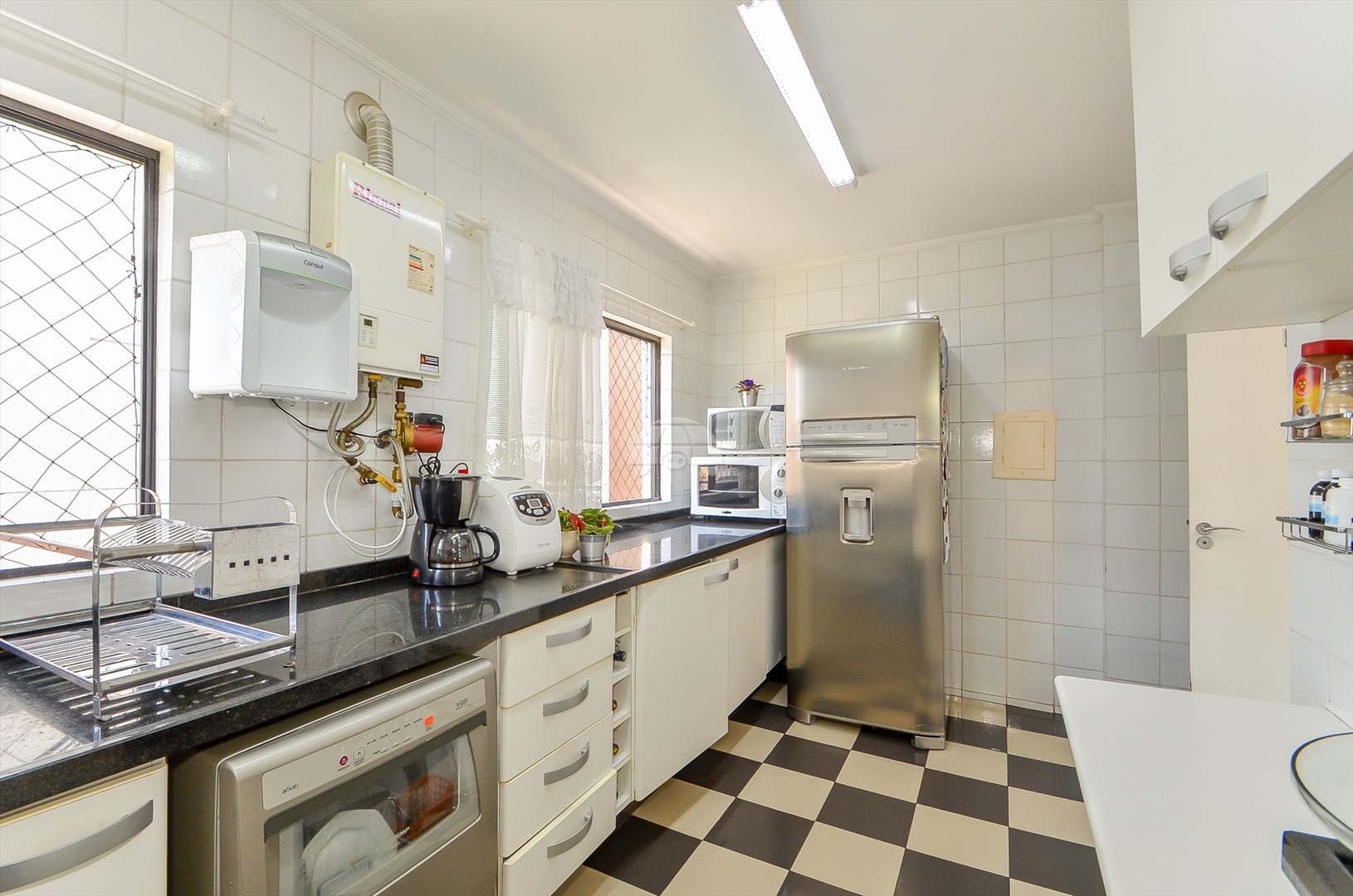 Apartamento para alugar em Bigorrilho, Curitiba — Imobiliária Razão