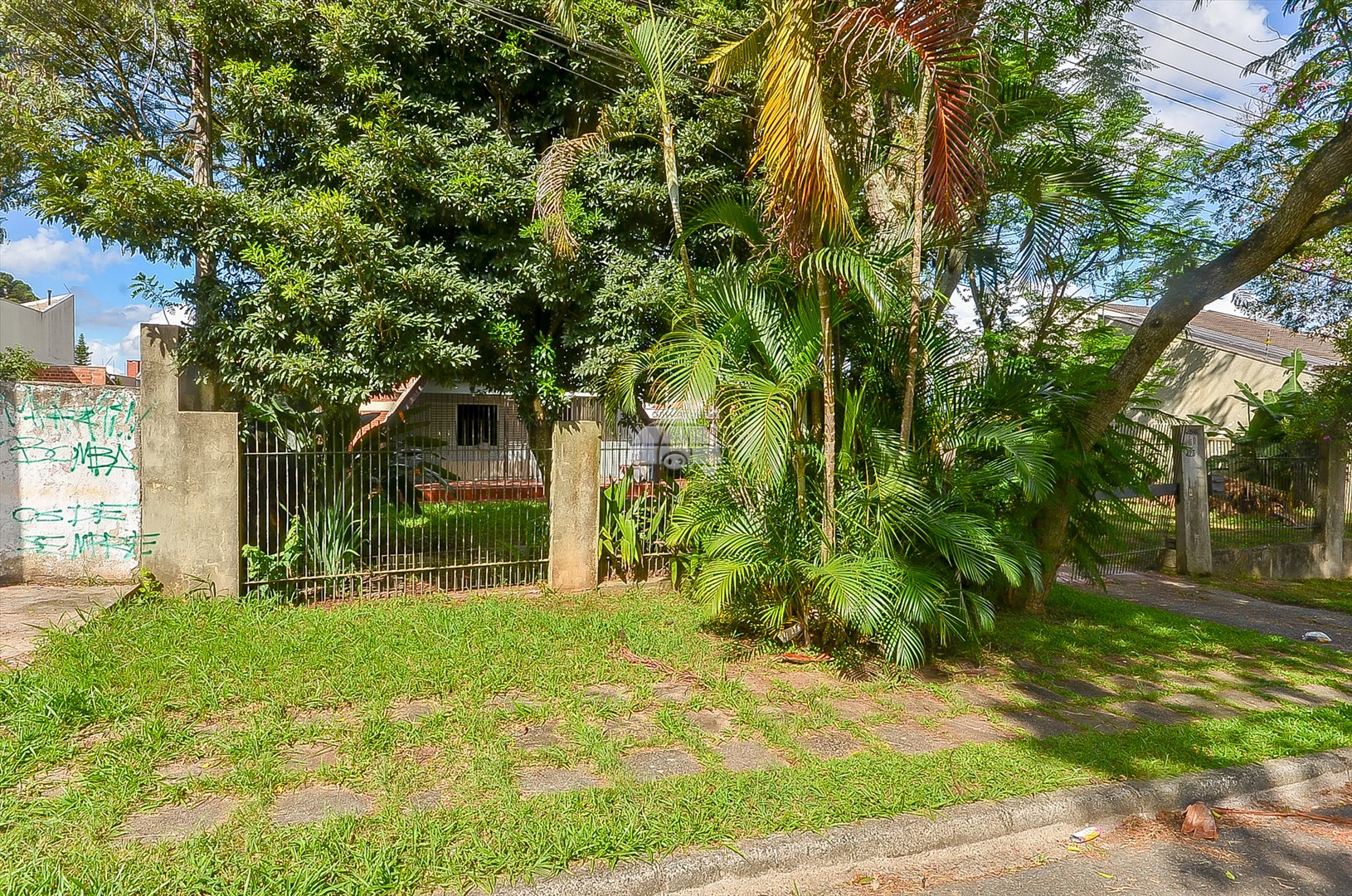 Casa à venda em Tarumã, Curitiba — Portal Chave Fácil
