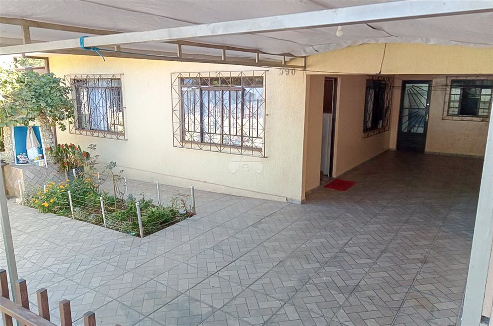 Casa à venda em Uvaranas, Ponta Grossa — Portal Chave Fácil