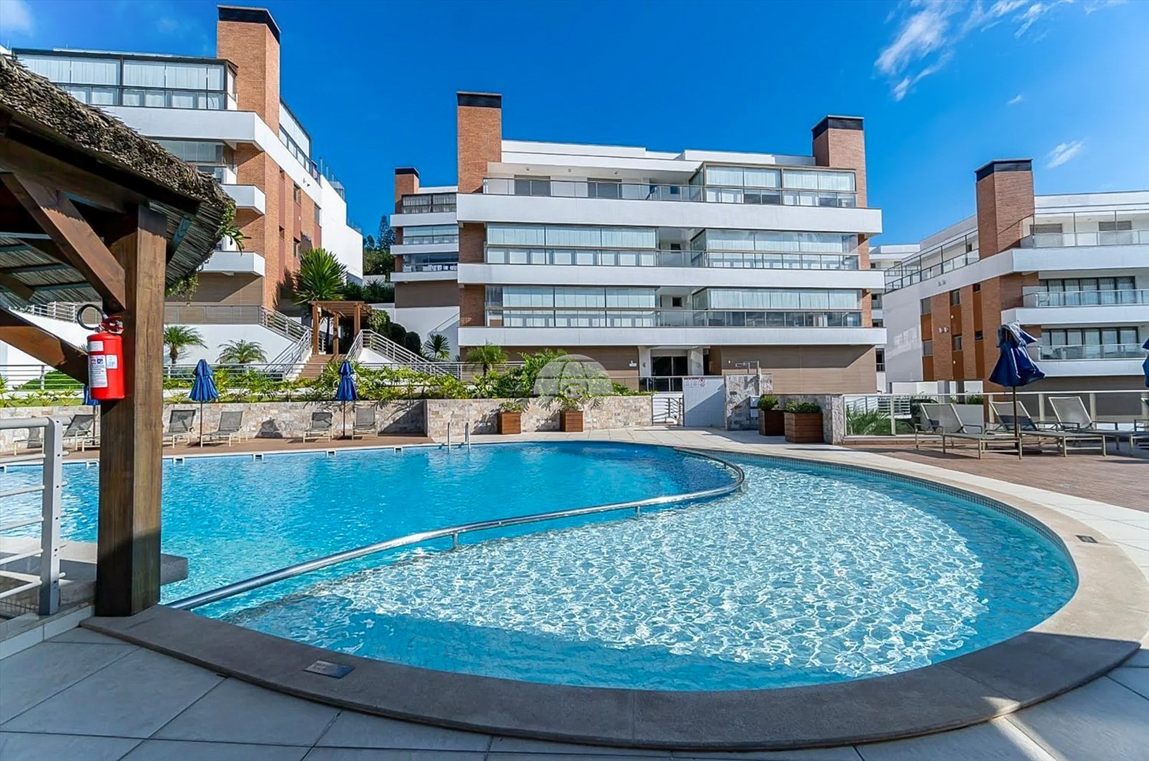 Apartamento à venda em Centro, Bombinhas — Portal Chave Fácil