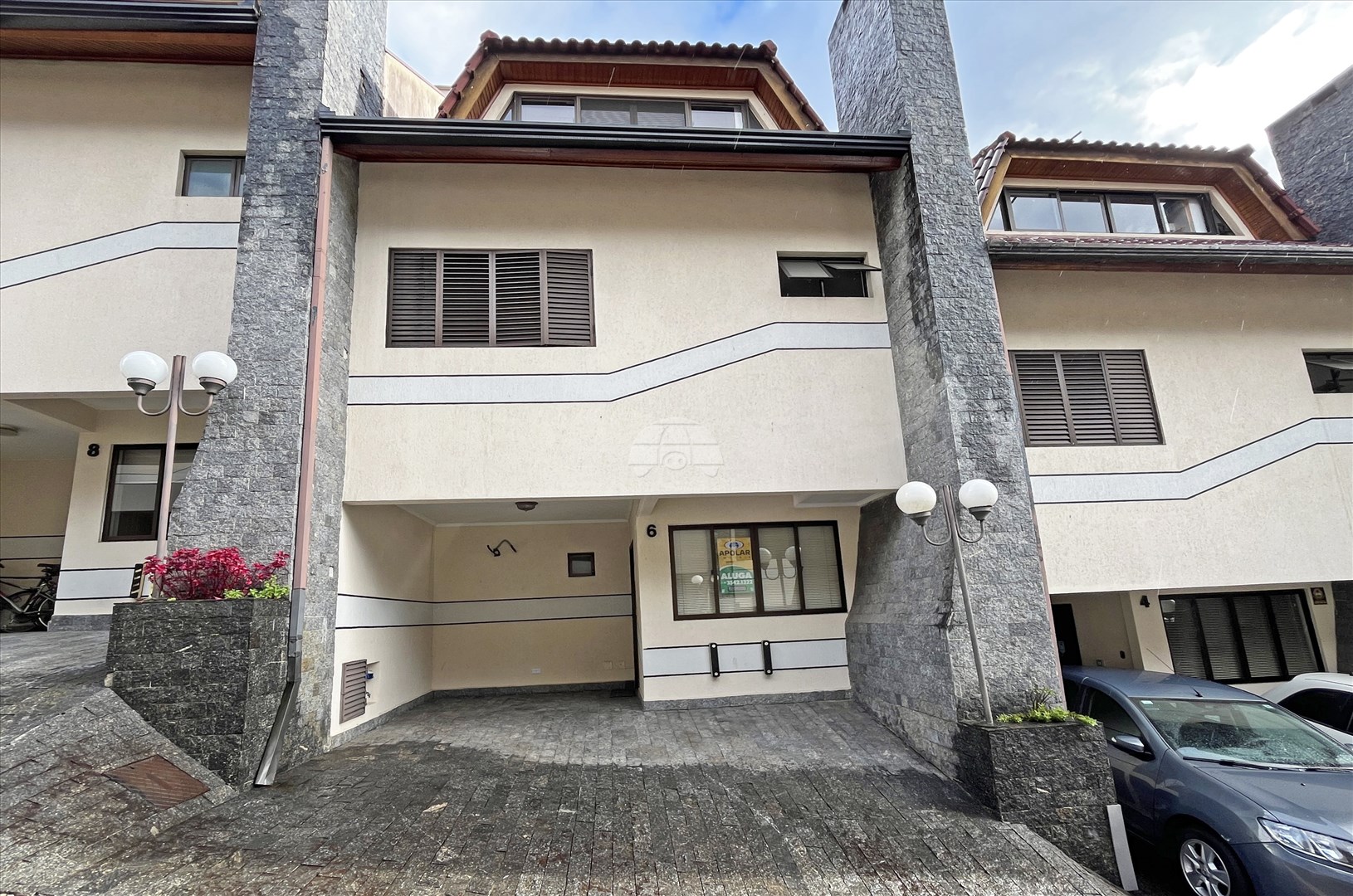 Casa para alugar em Bom Retiro, Curitiba — Portal Chave Fácil