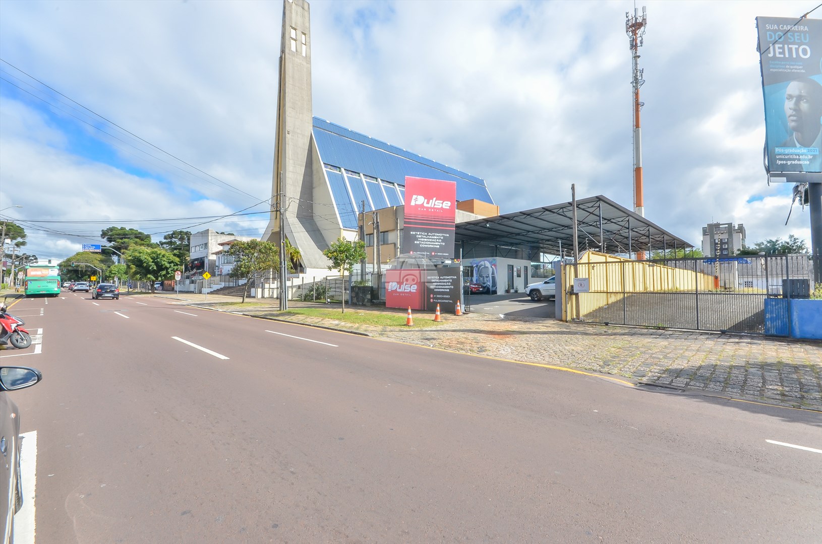 Casa à venda em Rebouças, Curitiba — MAFI ADMINISTRADORA DE IMOVEIS LTDA