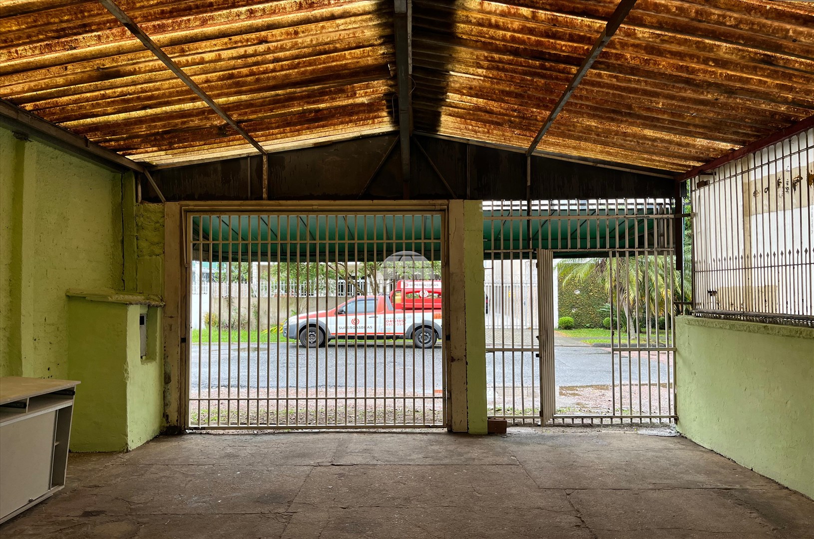 Barracão/Galpão para alugar em Novo Mundo, Curitiba — Portal Chave Fácil