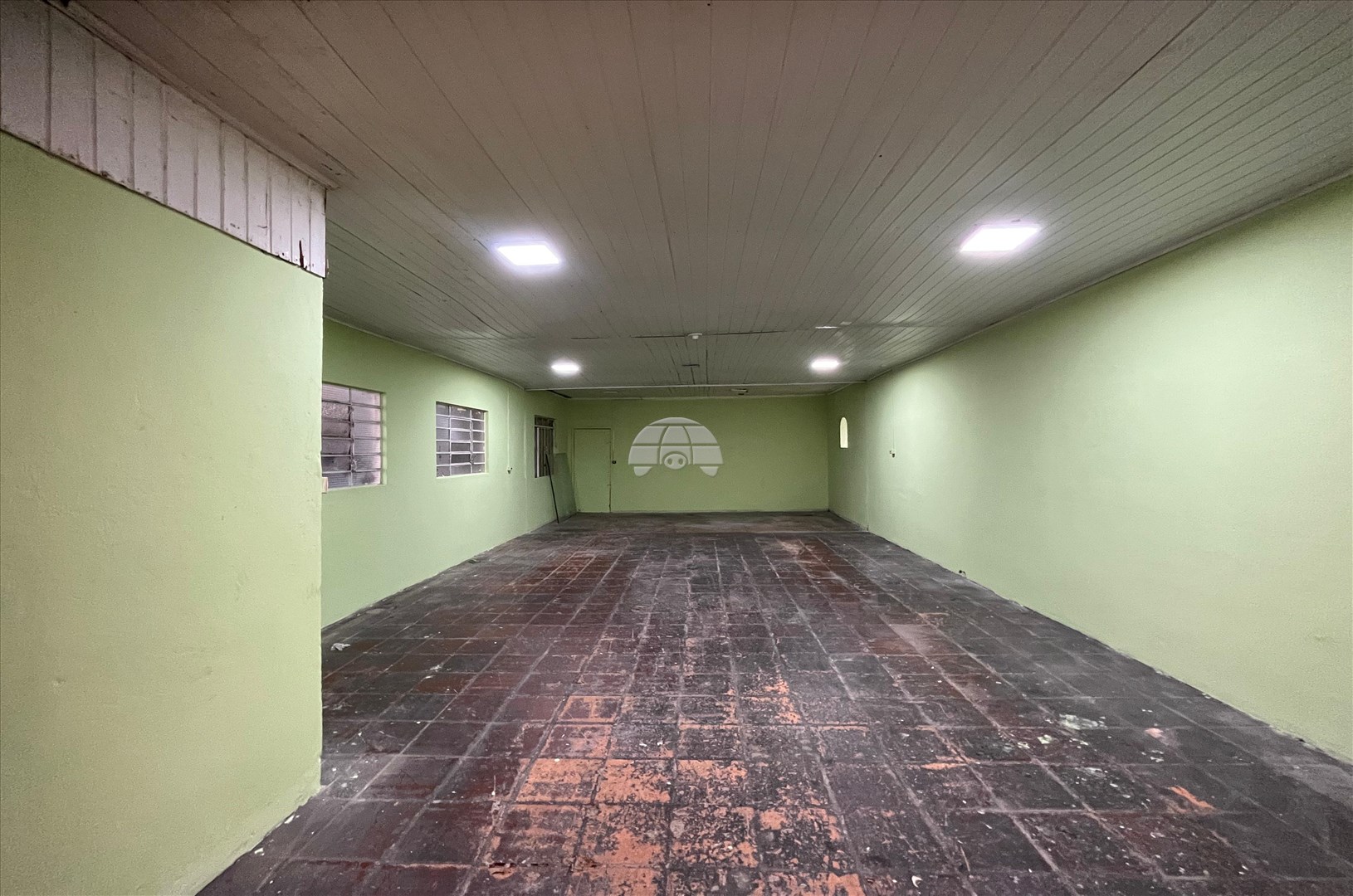 Barracão/Galpão para alugar em Novo Mundo, Curitiba — Portal Chave Fácil