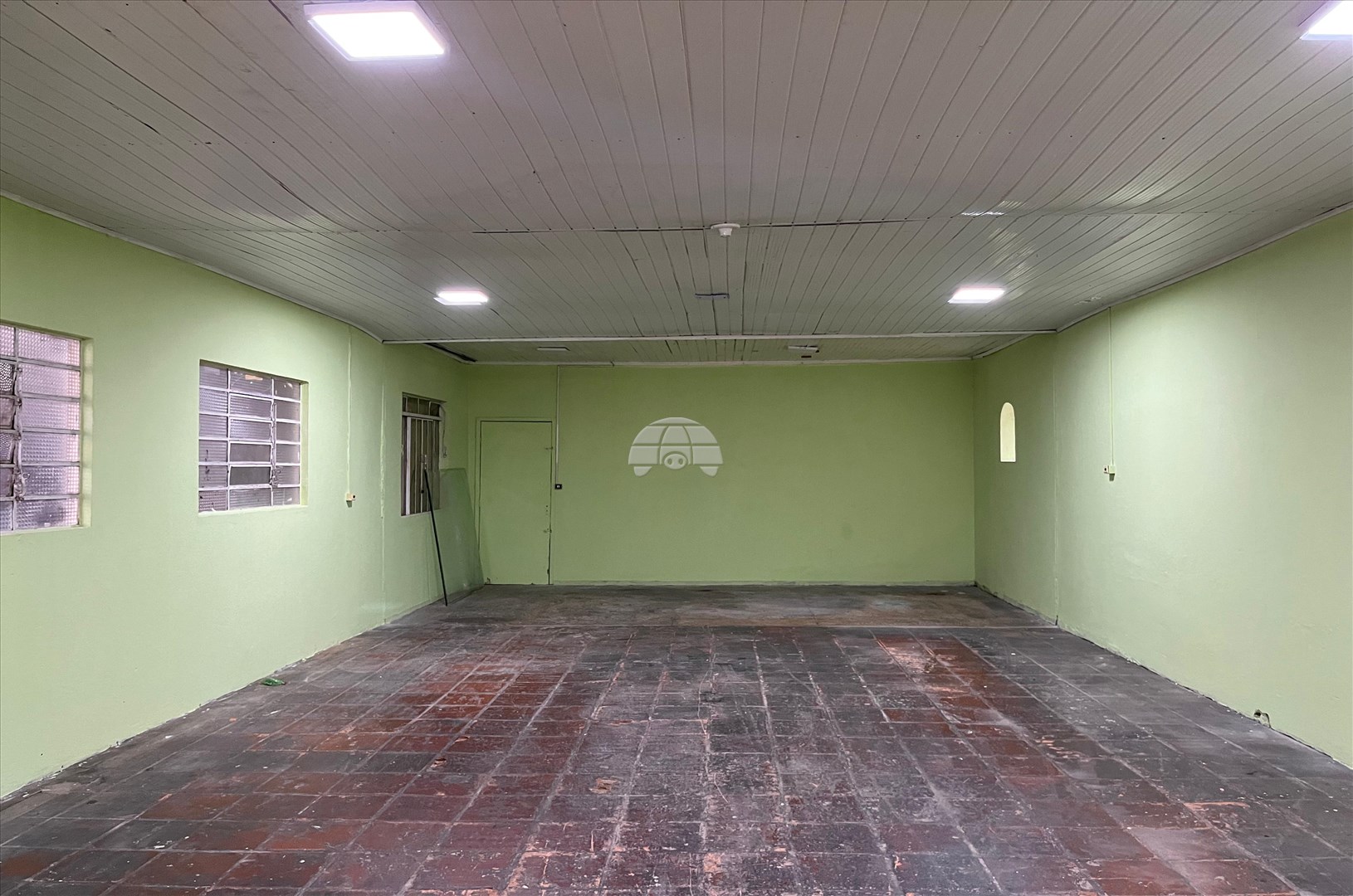 Barracão/Galpão para alugar em Novo Mundo, Curitiba — Portal Chave Fácil