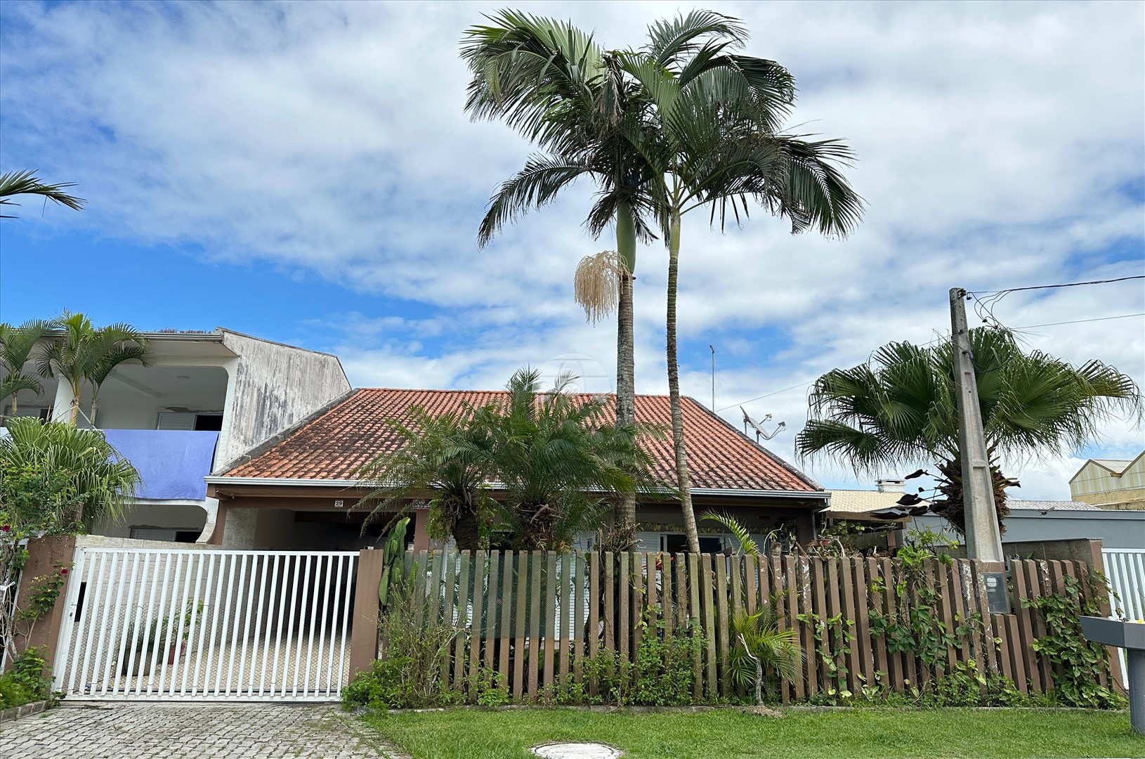 Casa à venda em Costa Azul, Matinhos — Portal Chave Fácil