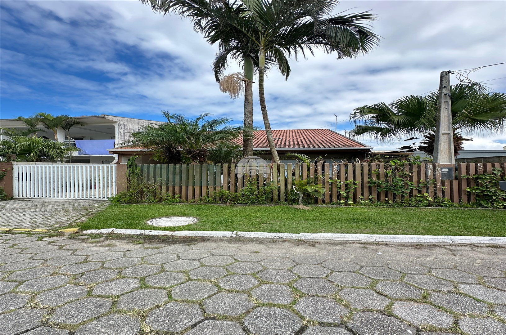 Casa à venda em Costa Azul, Matinhos — Portal Chave Fácil