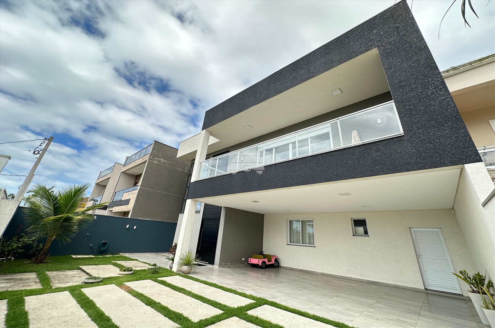 Sobrado à venda em Monções, Matinhos — Portal Chave Fácil