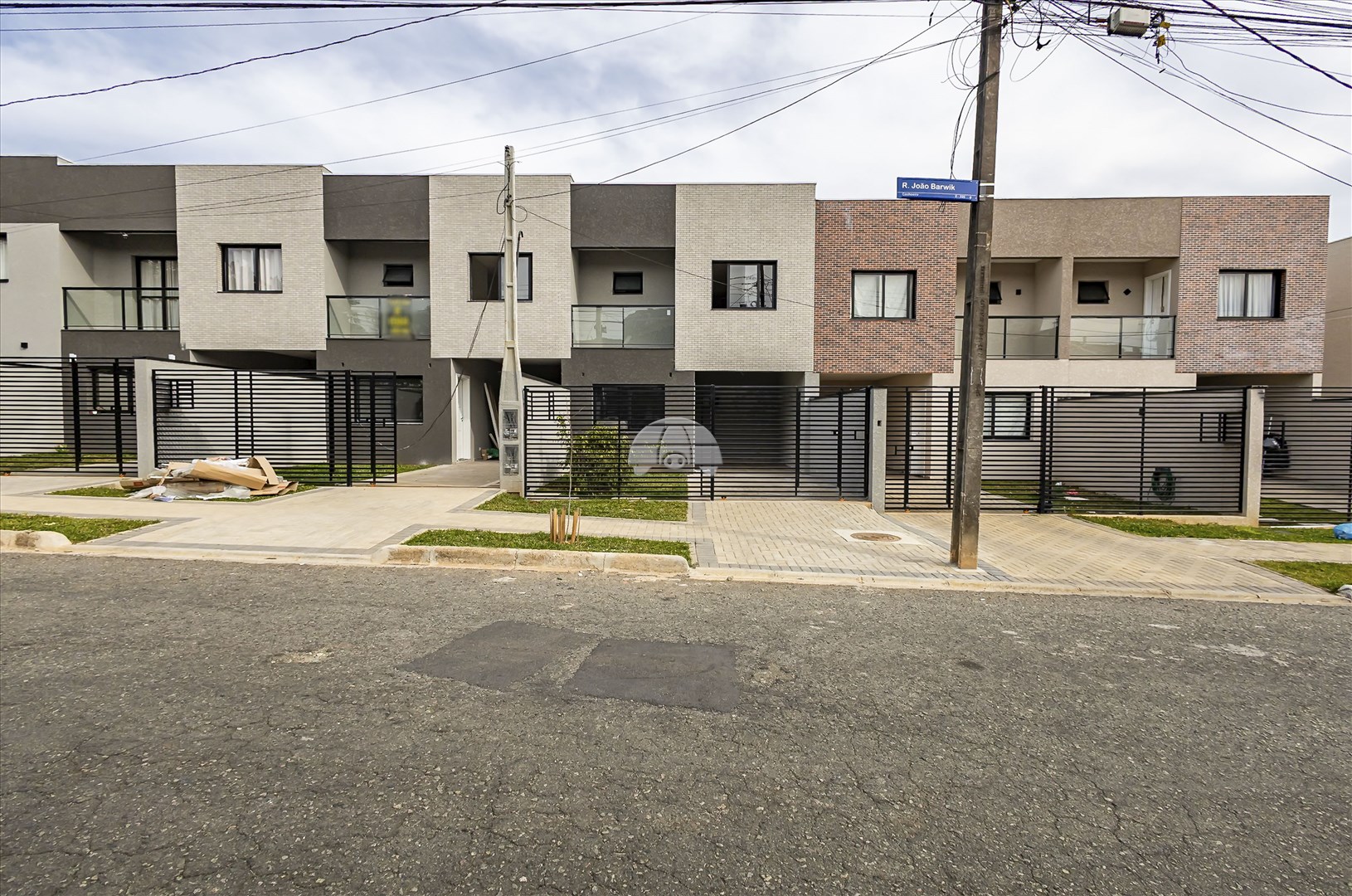 Casa à venda em Cachoeira, Curitiba — Portal Chave Fácil