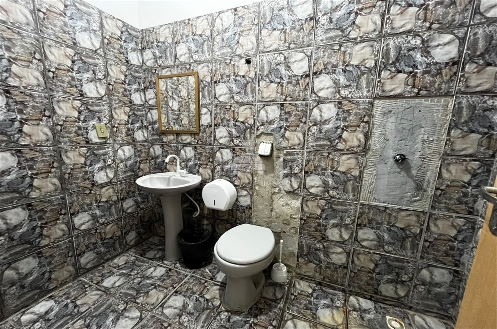 Sala/Conjunto Comercial para alugar em Continental, Itapoá — Portal Chave Fácil