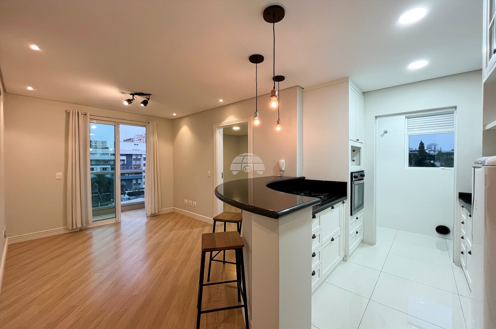 Apartamento para alugar em Alto Da Rua Xv, Curitiba — Portal Chave Fácil