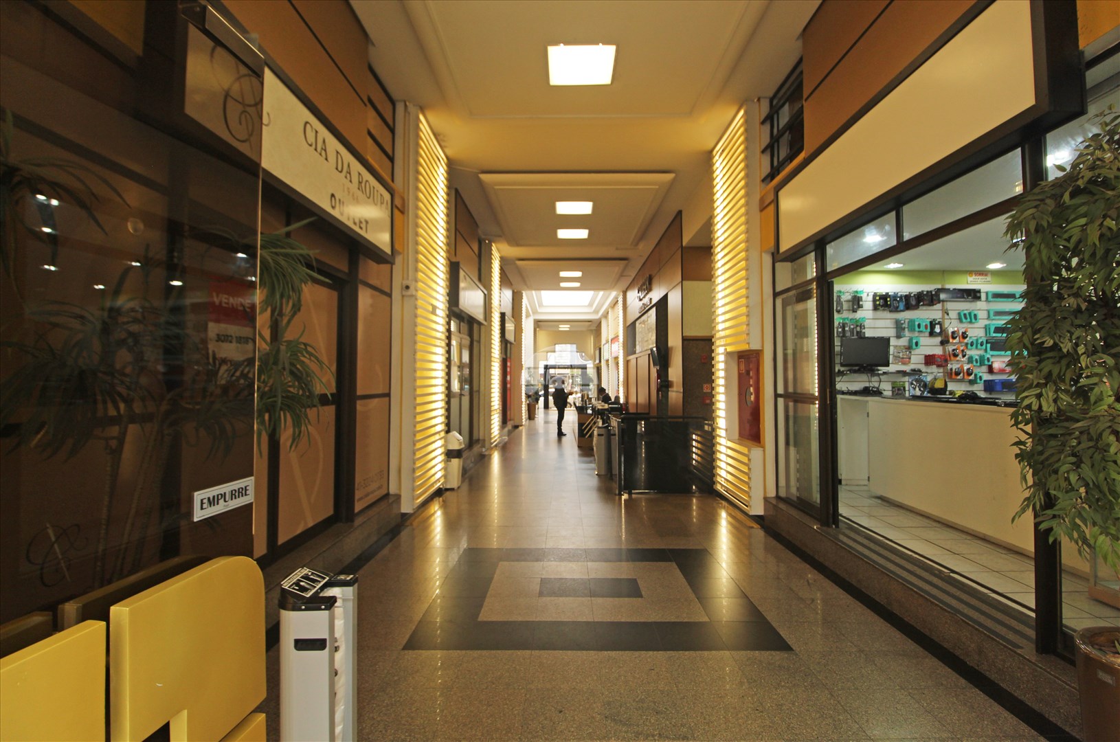Sala/Conjunto Comercial para alugar em Centro, Curitiba — Portal Chave Fácil