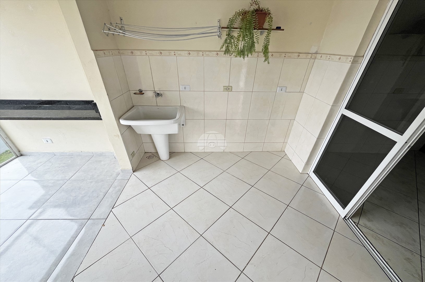 Casa Residencial para Locação no Bairro Santa Cândida ref. 108060 (9 / 10)