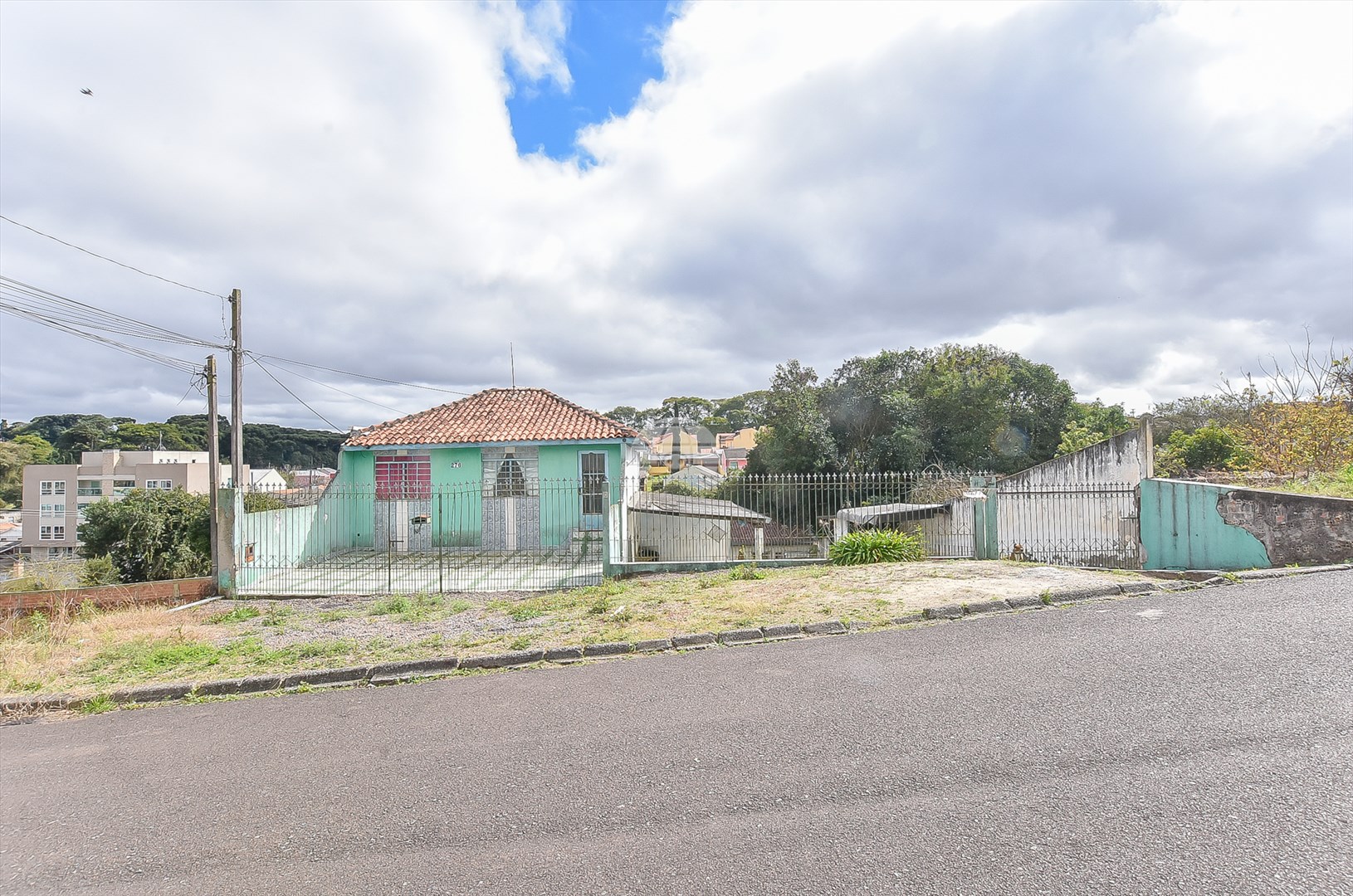 Terreno/Área à venda em Boqueirão, Curitiba — Portal Chave Fácil