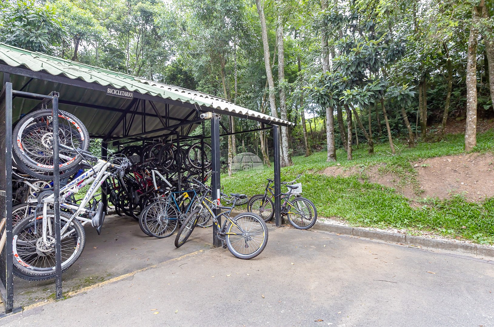 Apartamento à venda em Campo Comprido, Curitiba — UNA