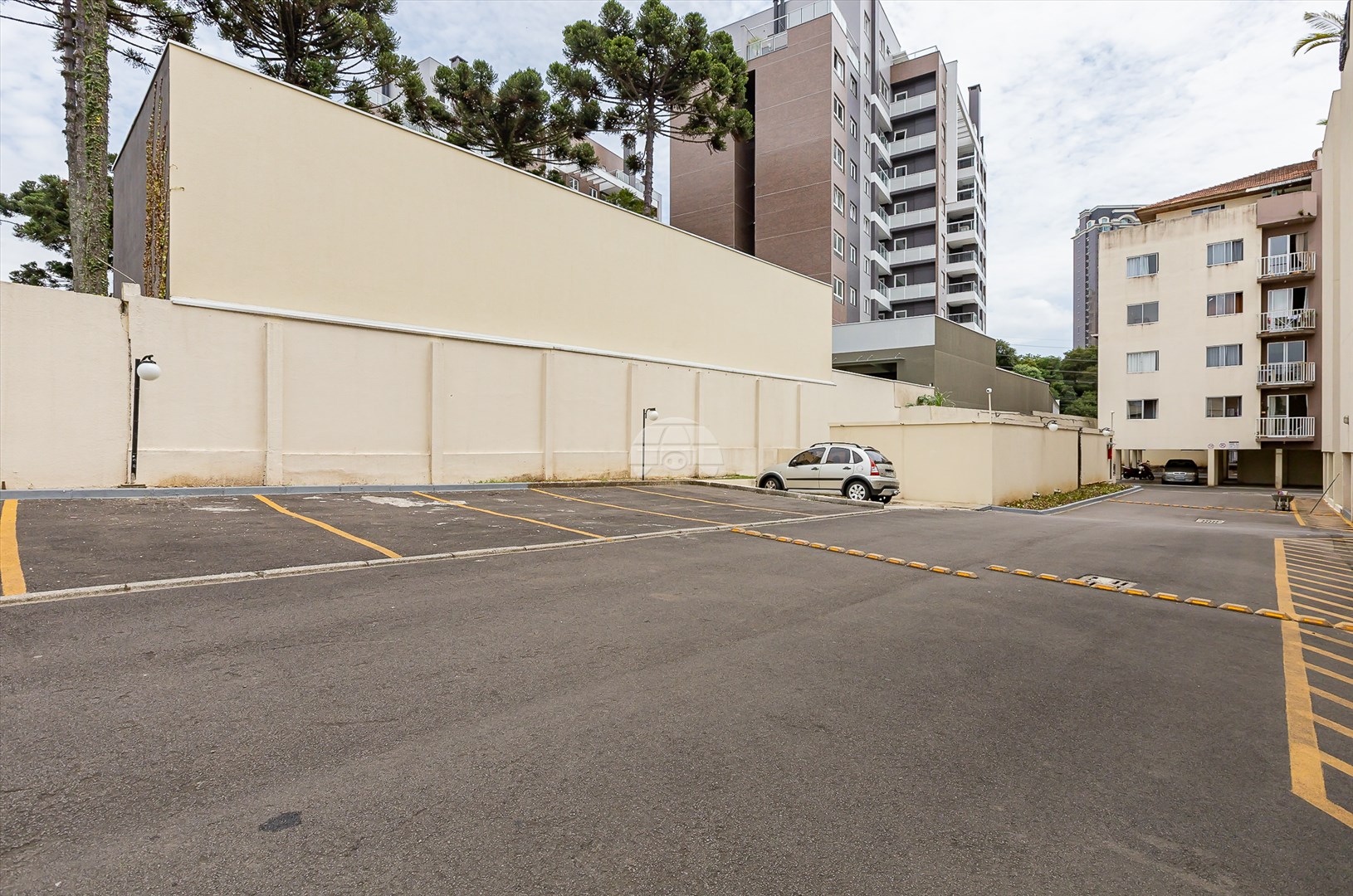 Apartamento à venda em Campo Comprido, Curitiba — UNA