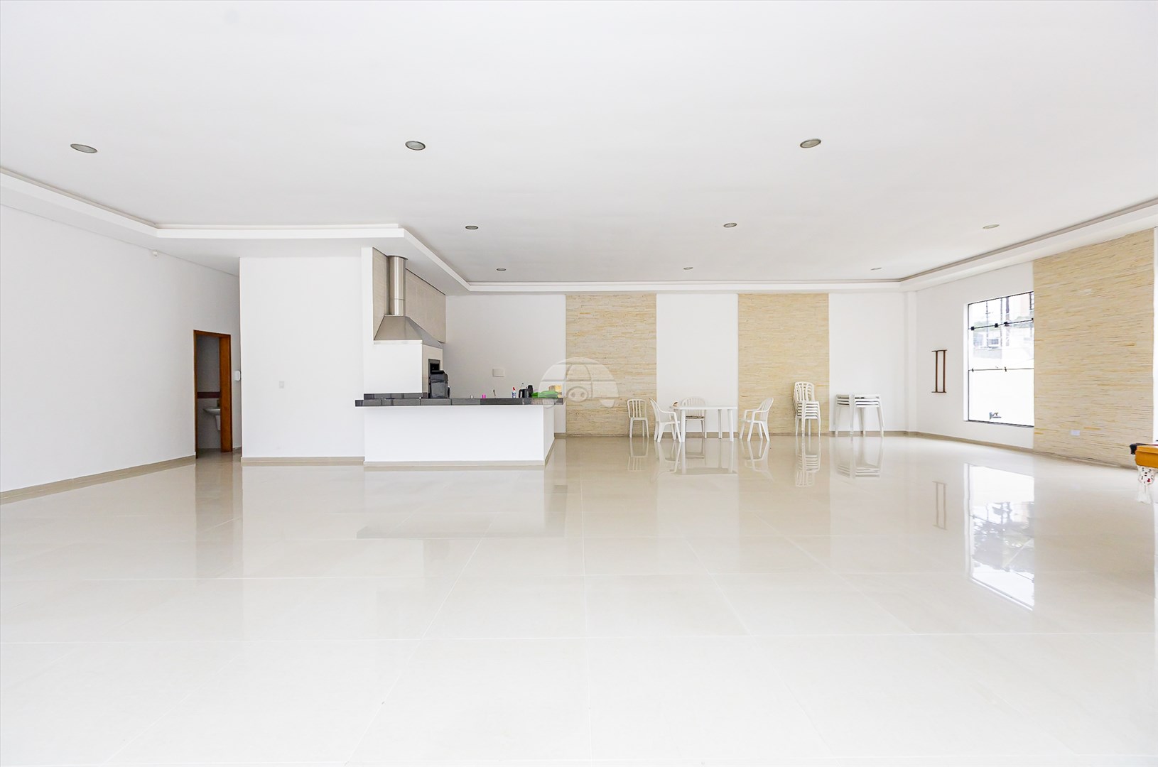 Apartamento à venda em Campo Comprido, Curitiba — UNA