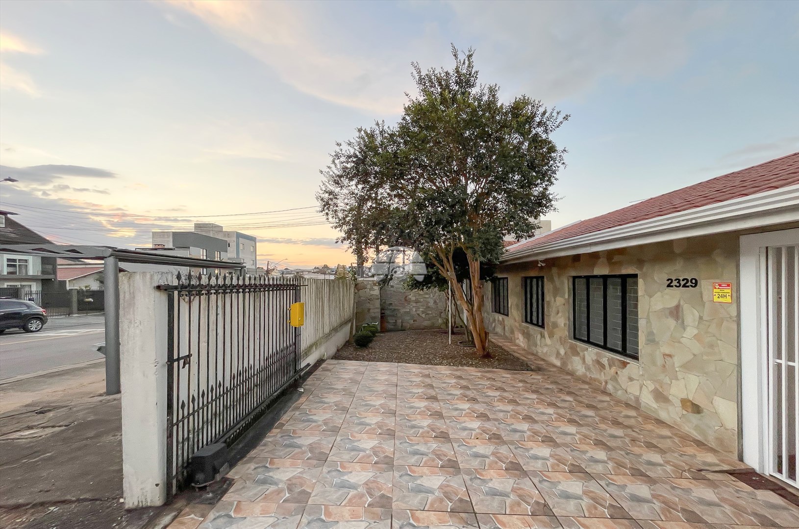 Casa para alugar em Cajuru, Curitiba — Portal Chave Fácil