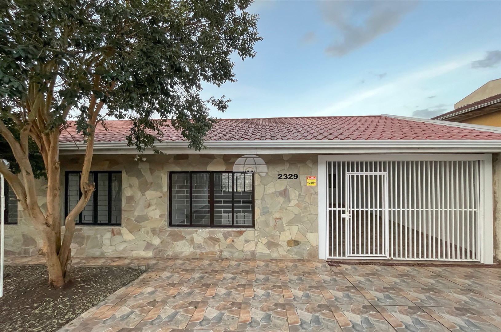 Casa para alugar em Cajuru, Curitiba — Portal Chave Fácil