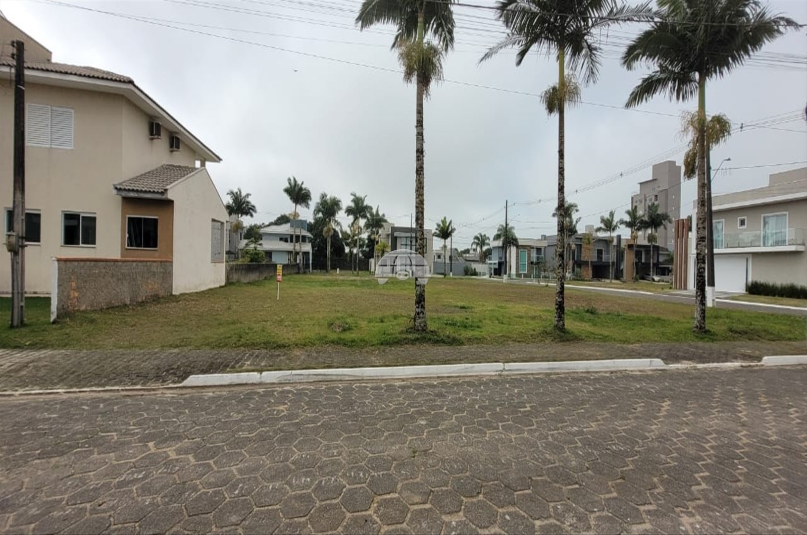 Terreno/Área à venda em Barra Do Saí, Itapoá — Portal Chave Fácil