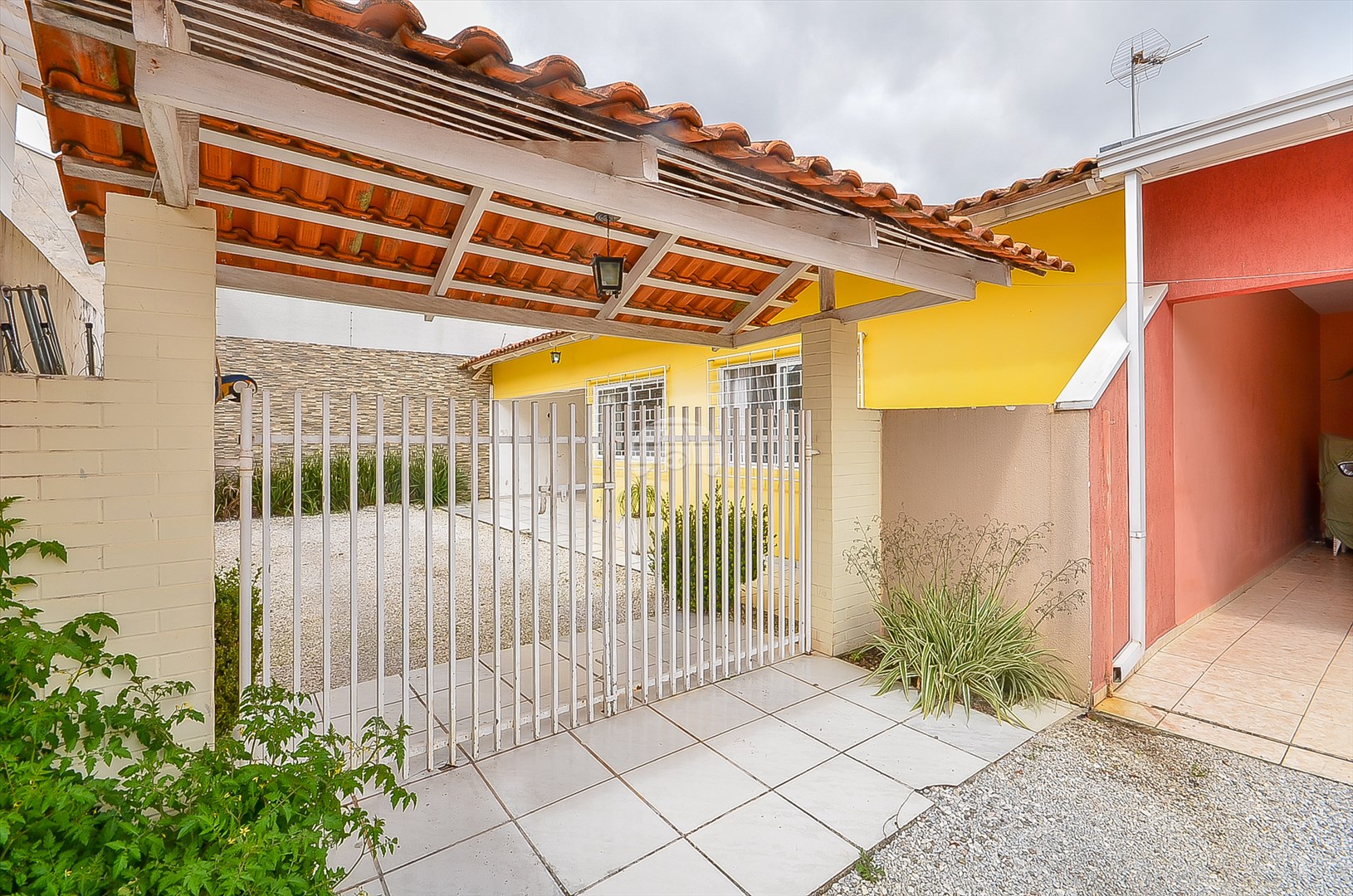 Casa à venda em Jardim Paulista, Campina Grande do Sul — Toyo Imóveis - Curitiba/PR