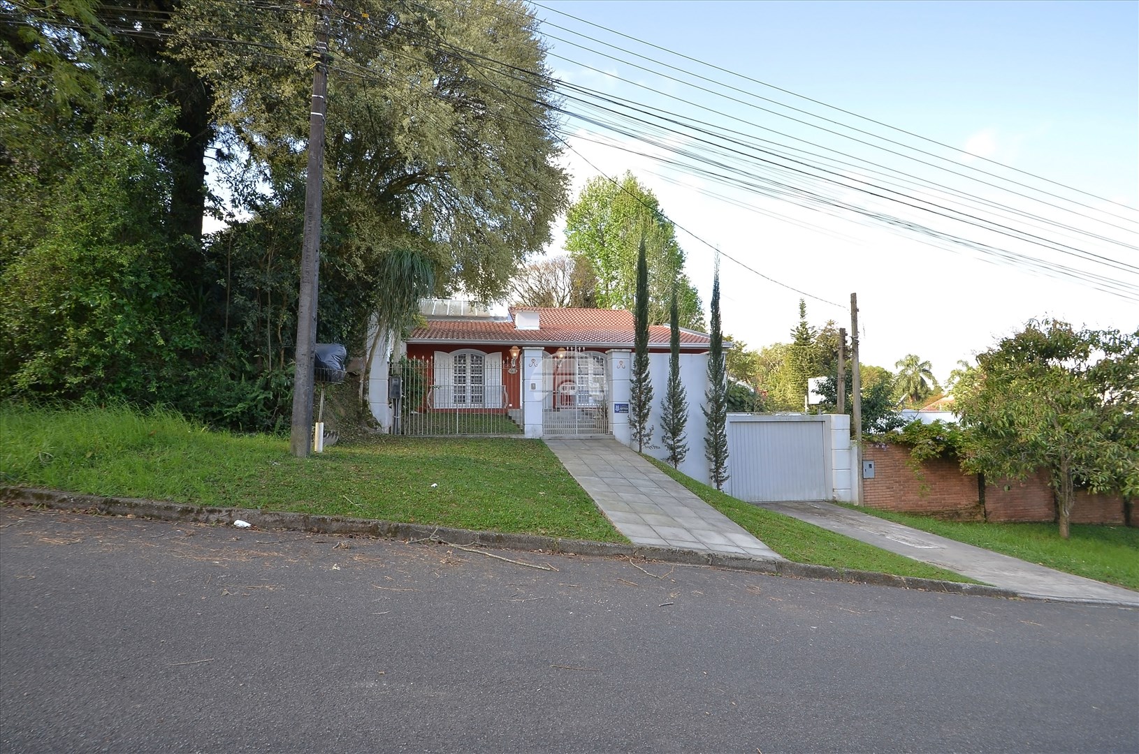 Casa à venda em Vista Alegre, Curitiba — Portal Chave Fácil