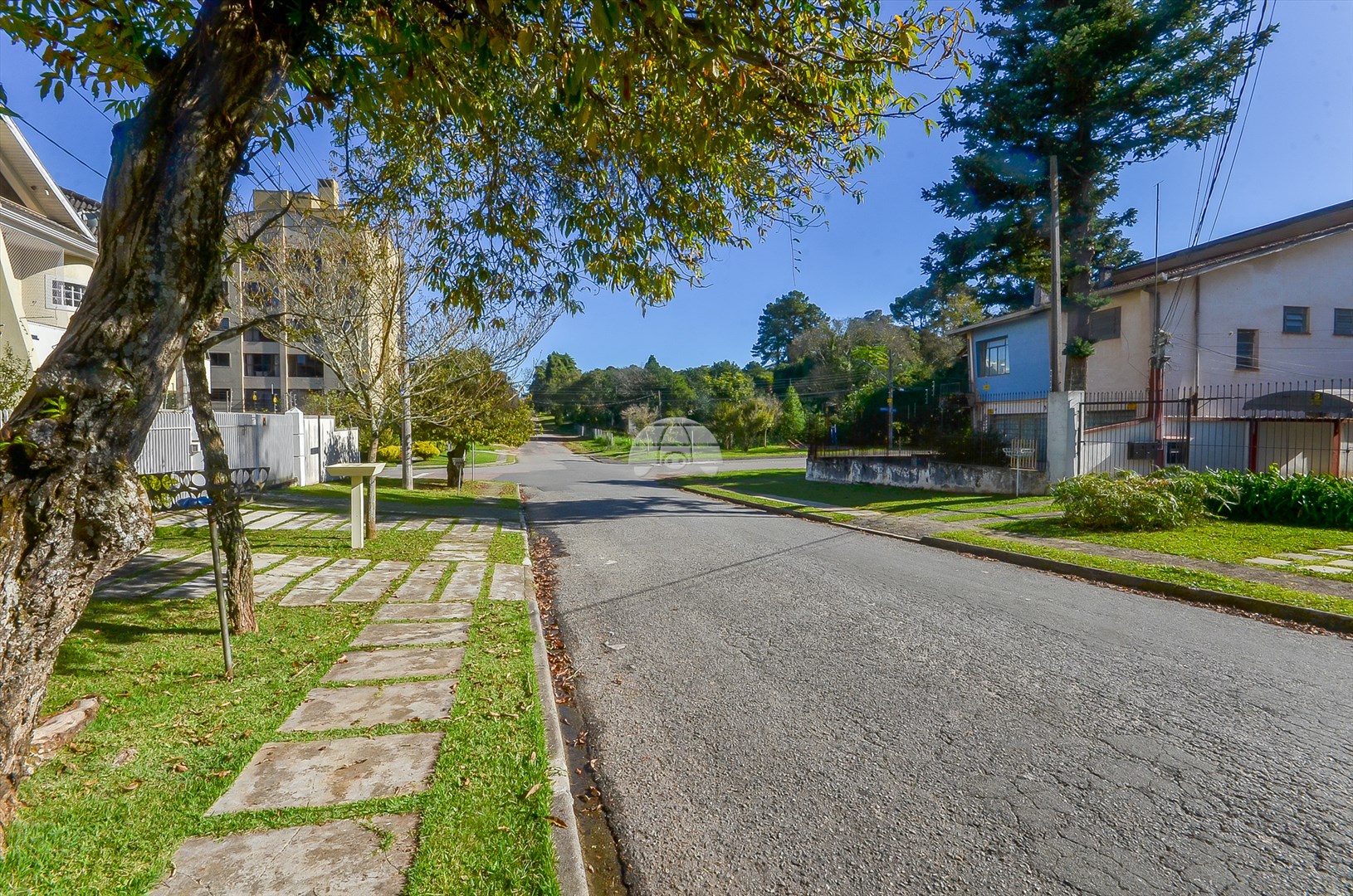 Casa à venda em Cabral, Curitiba — Imobiliária Andrade