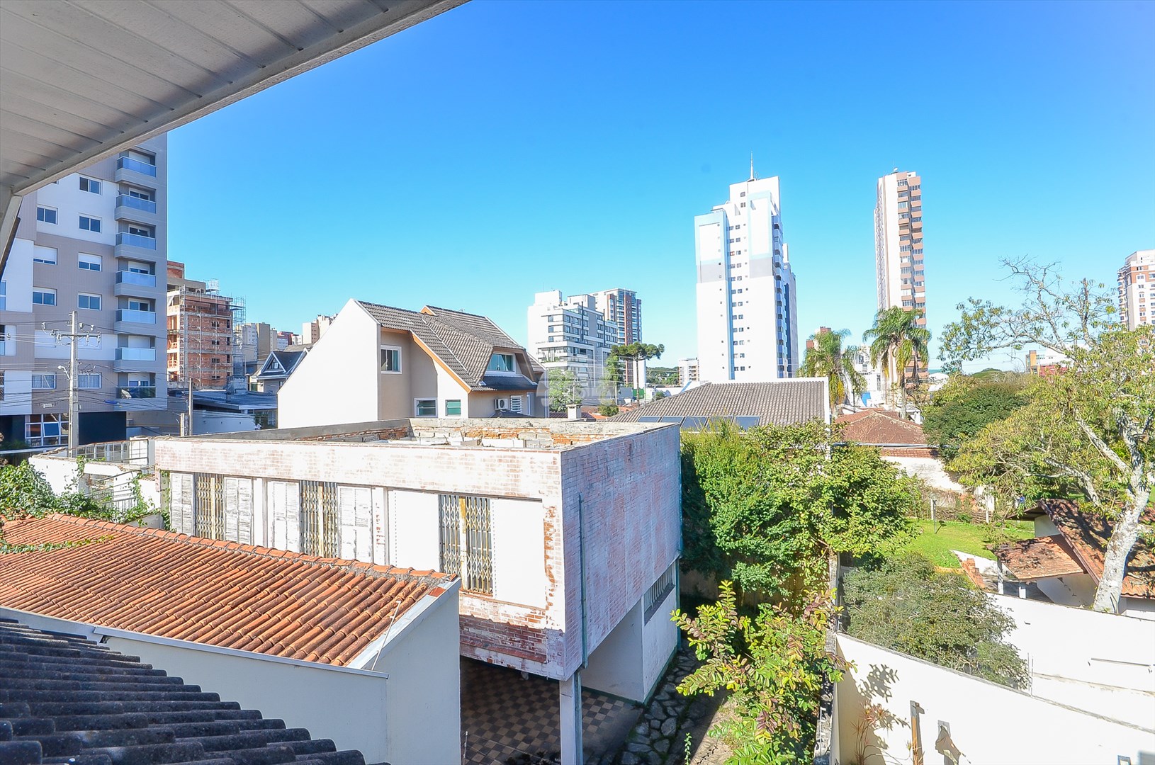 Casa à venda em Cabral, Curitiba — Imobiliária Andrade