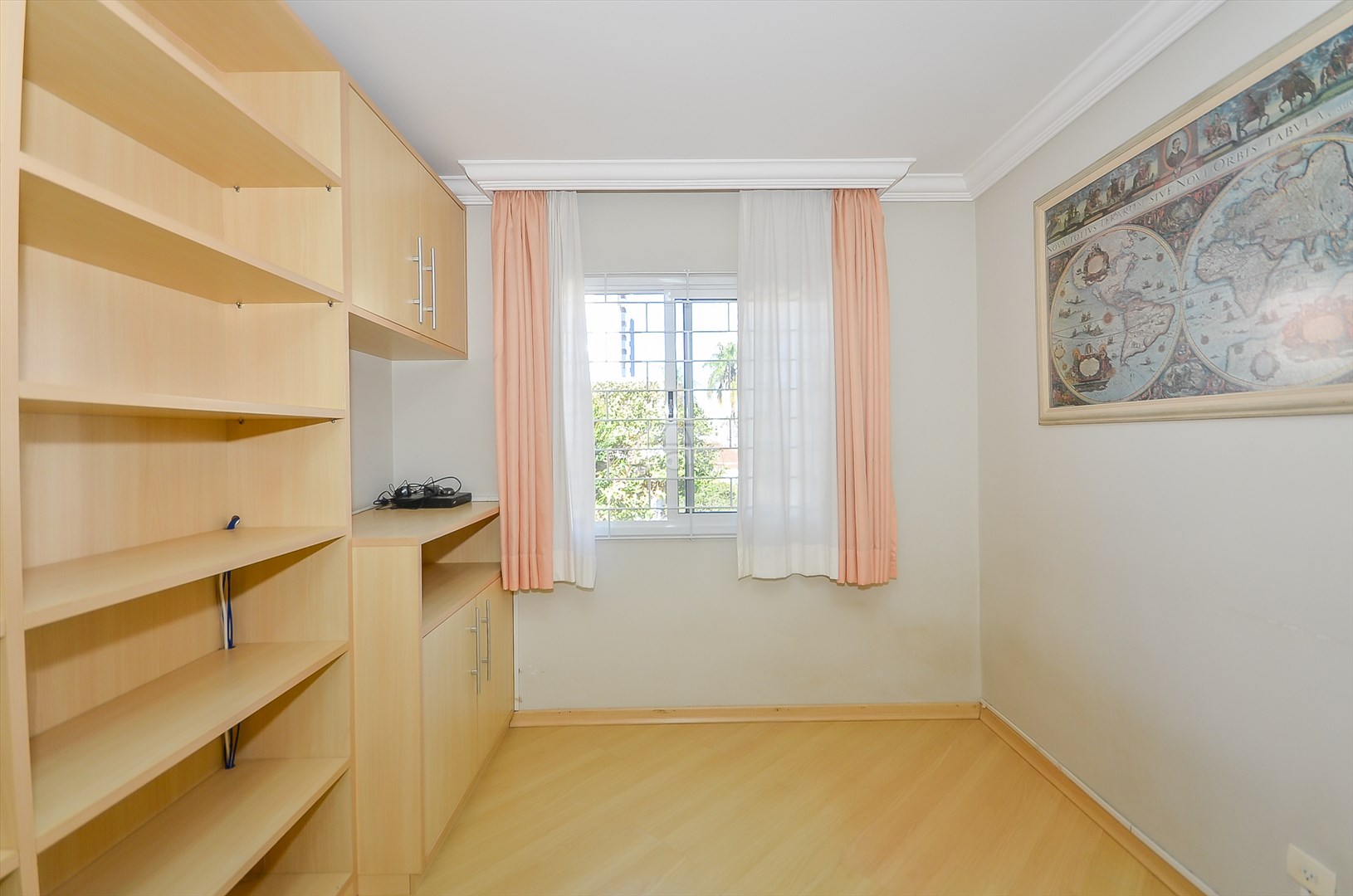 Casa à venda em Cabral, Curitiba — Imobiliária Andrade