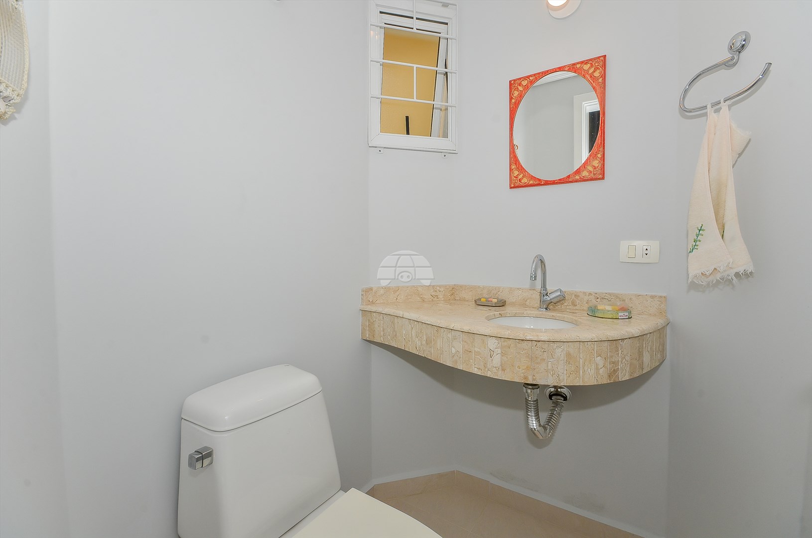 Casa à venda em Cabral, Curitiba — Imobiliária Andrade