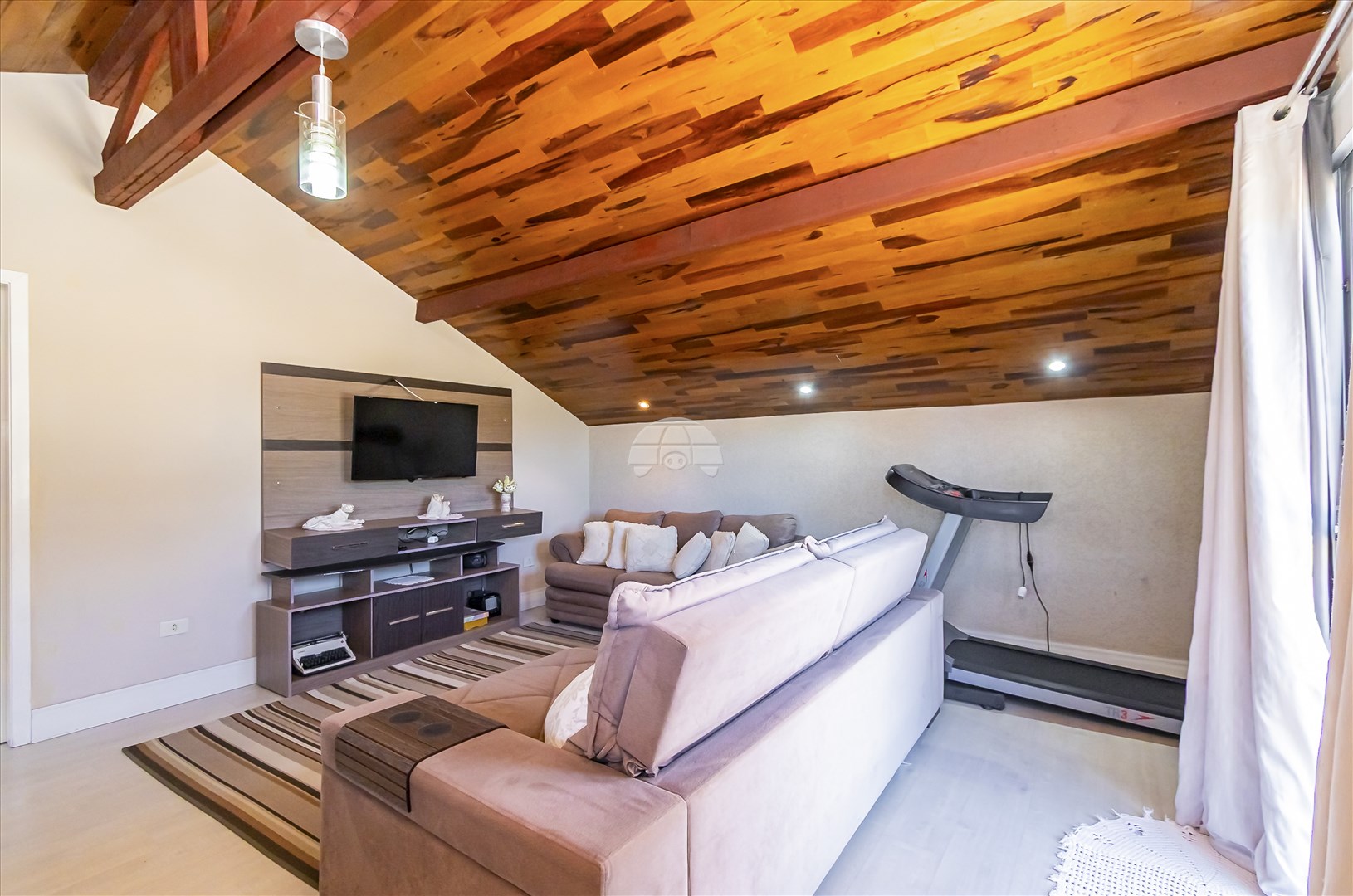 Casa à venda em Uberaba, Curitiba — Imóveis em Curitiba - Jamaica Imóveis