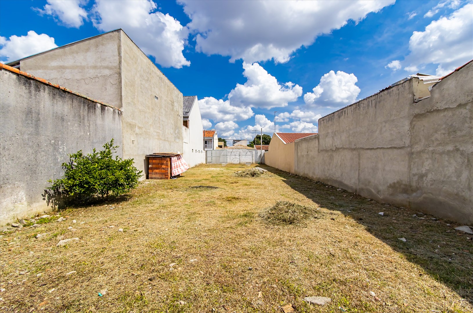 Terreno/Área à venda em Cajuru, Curitiba — Imobiliária Andrade