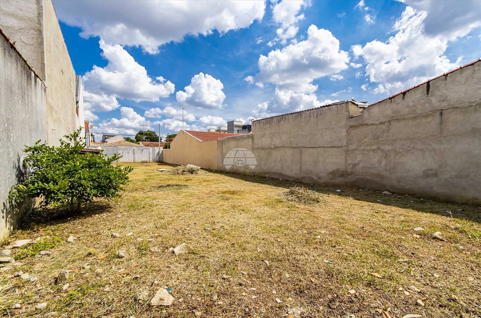 Terreno/Área à venda em Cajuru, Curitiba — Imobiliária Andrade
