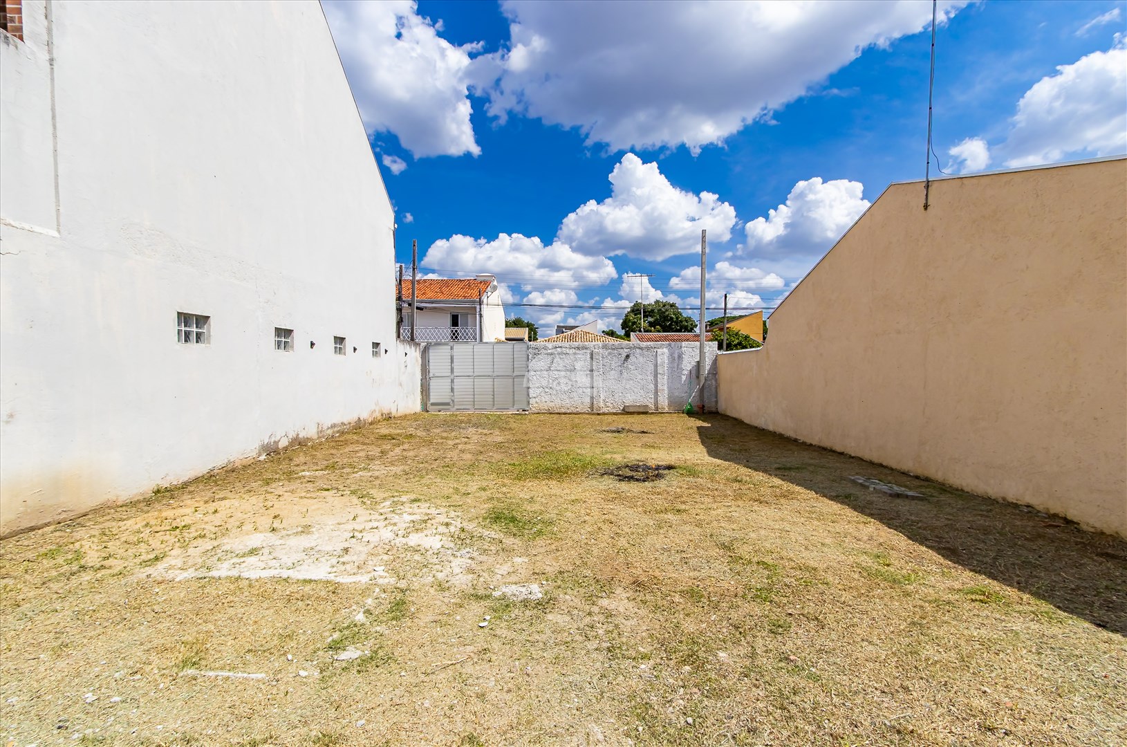 Terreno/Área à venda em Cajuru, Curitiba — Imobiliária Andrade