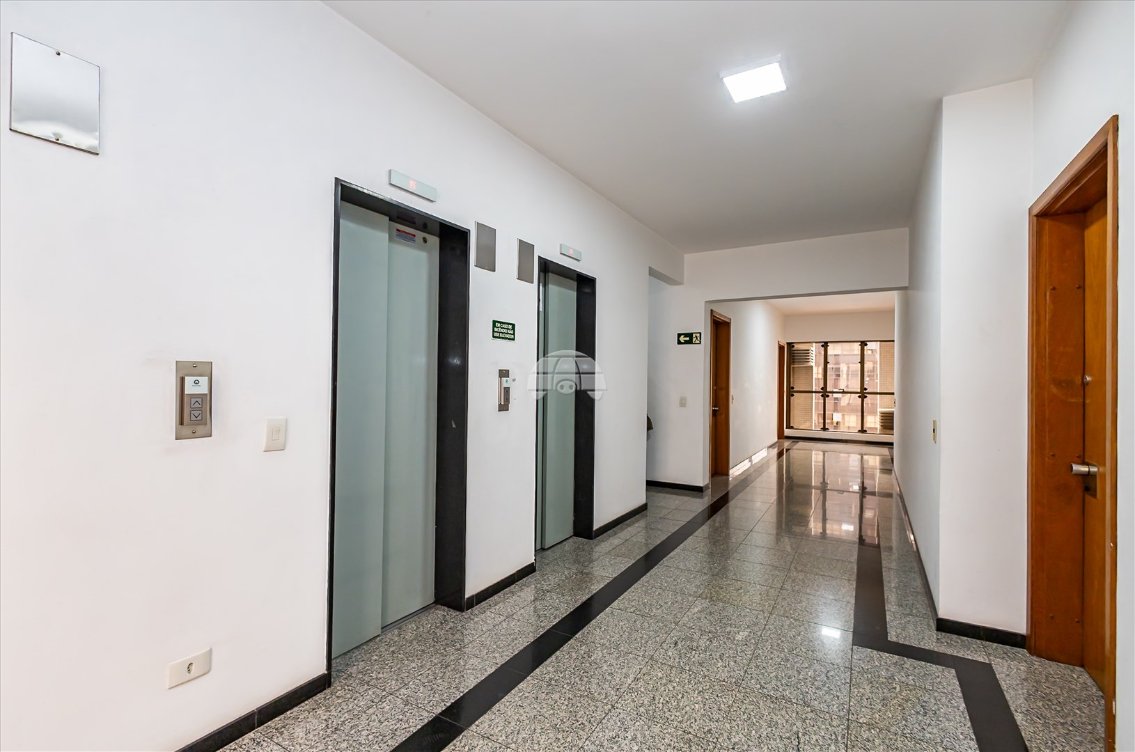 Sala/Conjunto Comercial à venda em Centro, Curitiba — MAFI ADMINISTRADORA DE IMOVEIS LTDA
