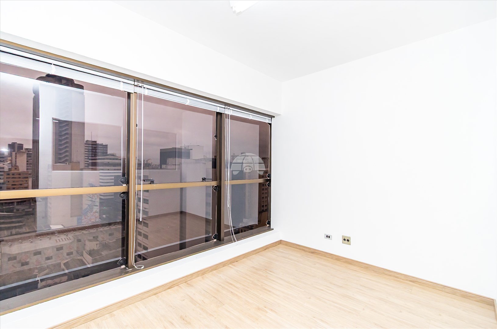 Sala/Conjunto Comercial à venda em Centro, Curitiba — MAFI ADMINISTRADORA DE IMOVEIS LTDA