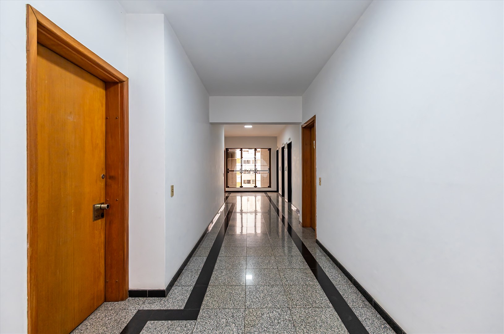Sala/Conjunto Comercial à venda em Centro, Curitiba — Toyo Imóveis - Curitiba/PR