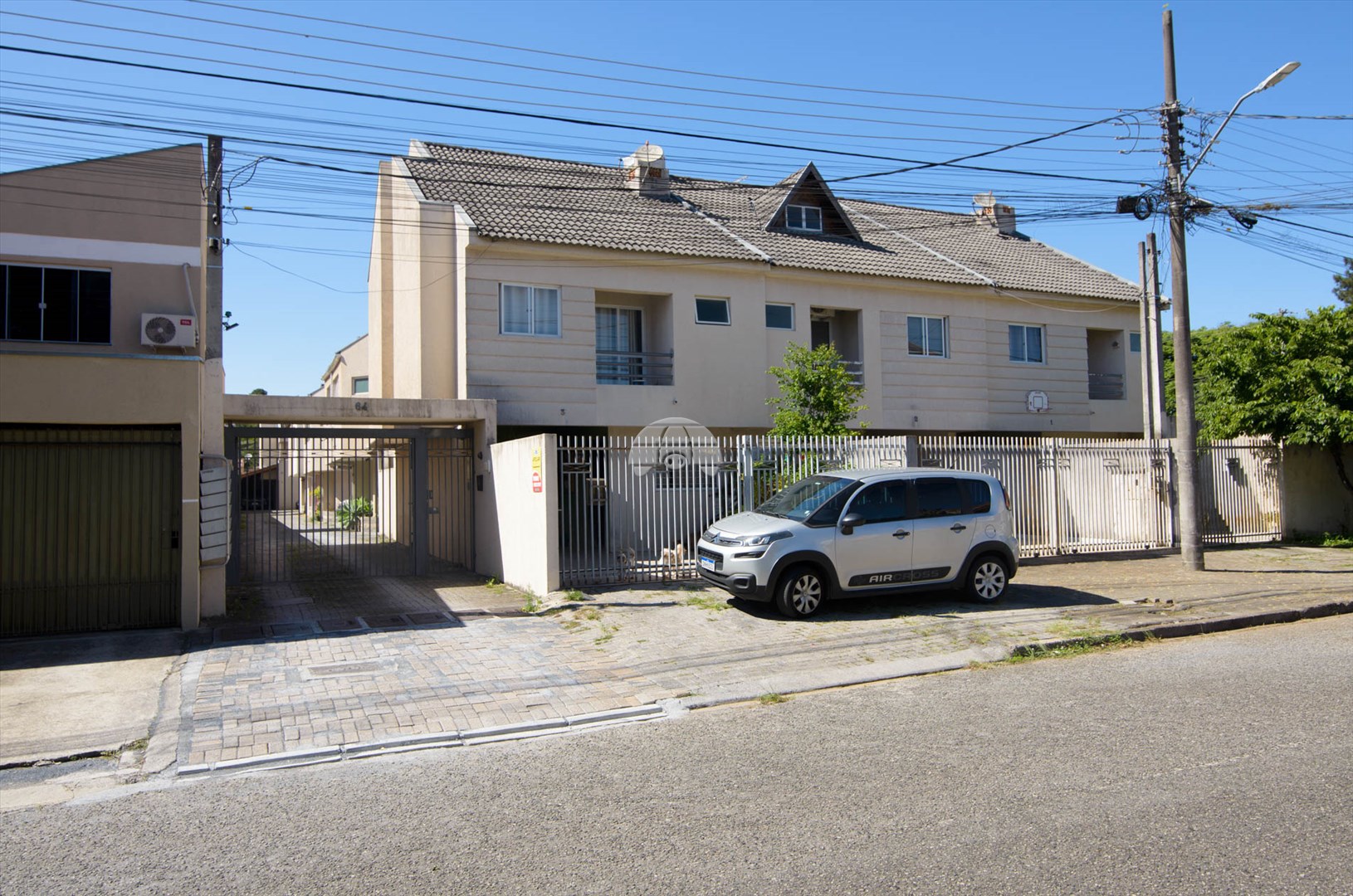 Sobrado à venda em Bacacheri, Curitiba — Portal Chave Fácil