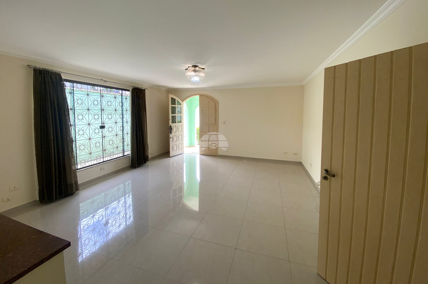 Casa à venda em Centro Histórico, Paranaguá — Portal Chave Fácil