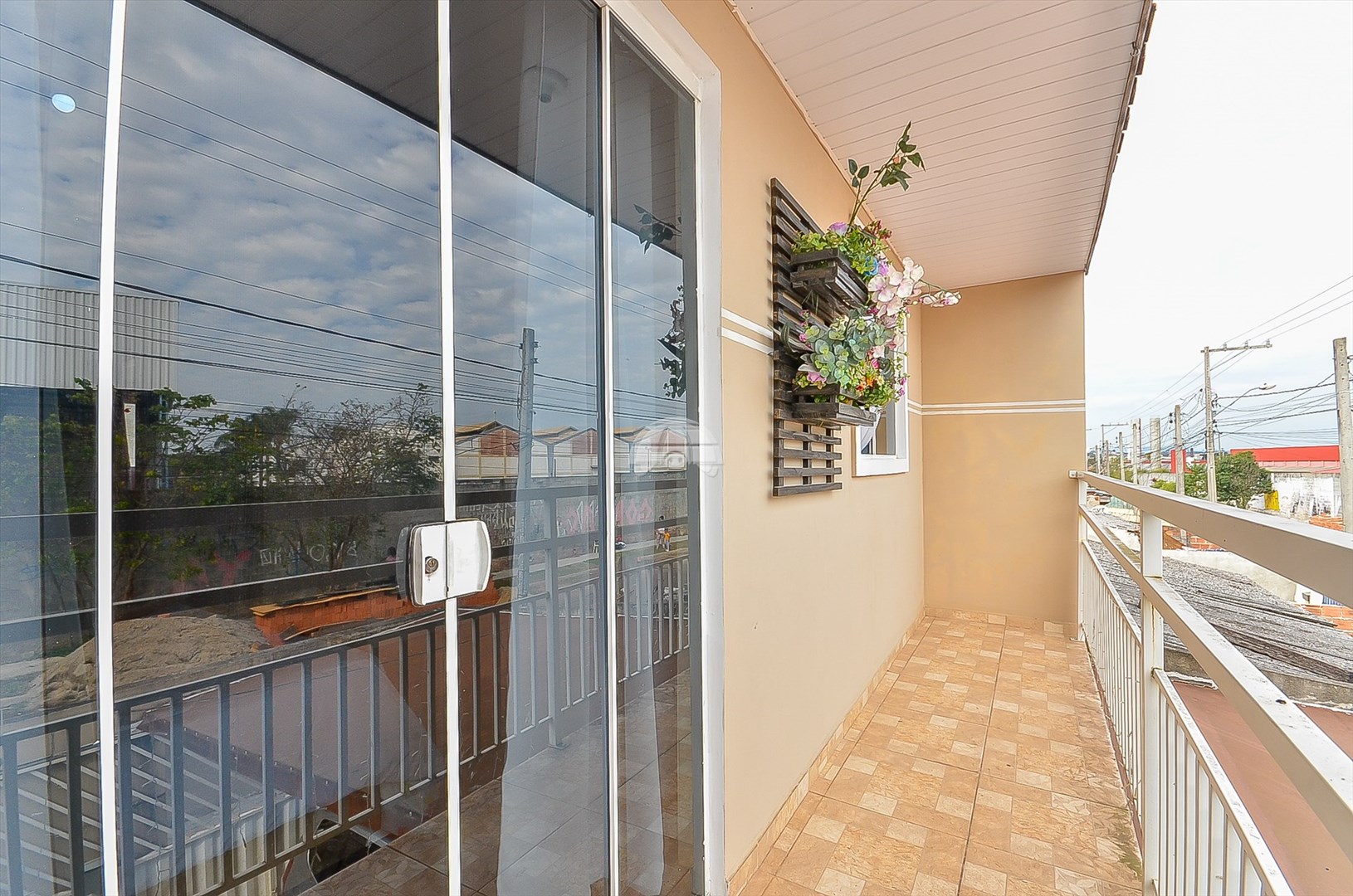 Casa à venda em Guaíra, Curitiba — Outrasul Imobiliária