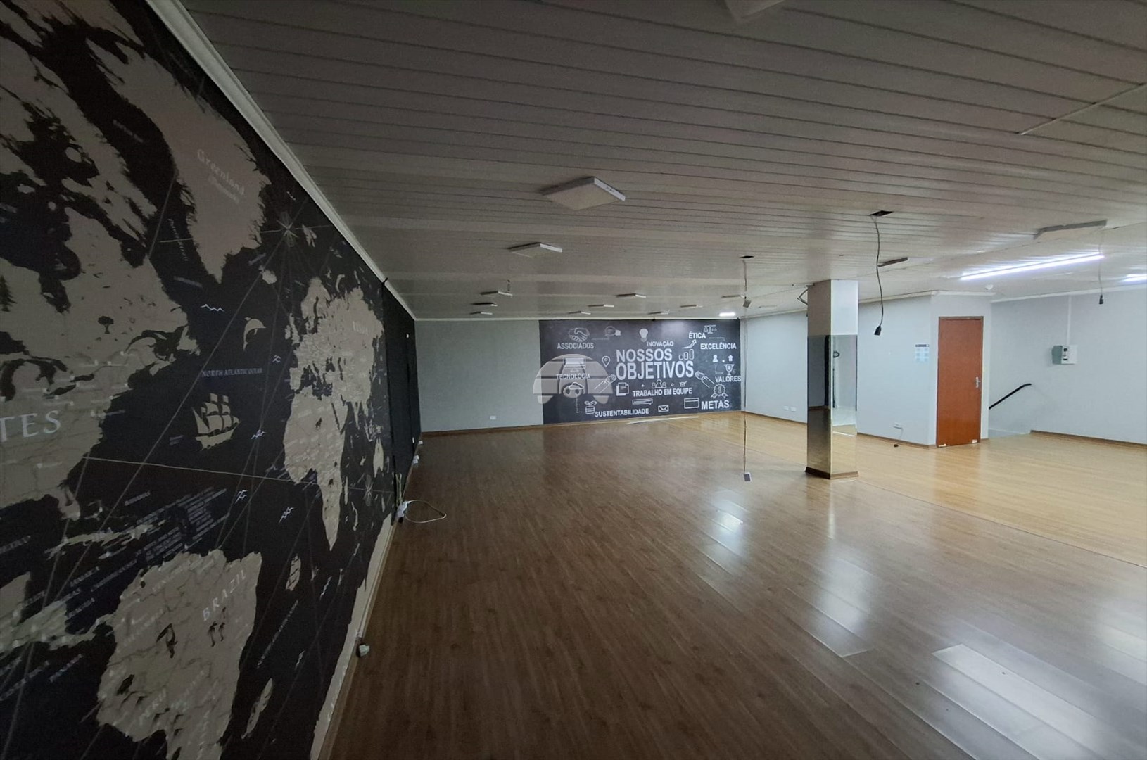 Sala/Conjunto Comercial para alugar em Maracana, Colombo — Imobiliária Razão