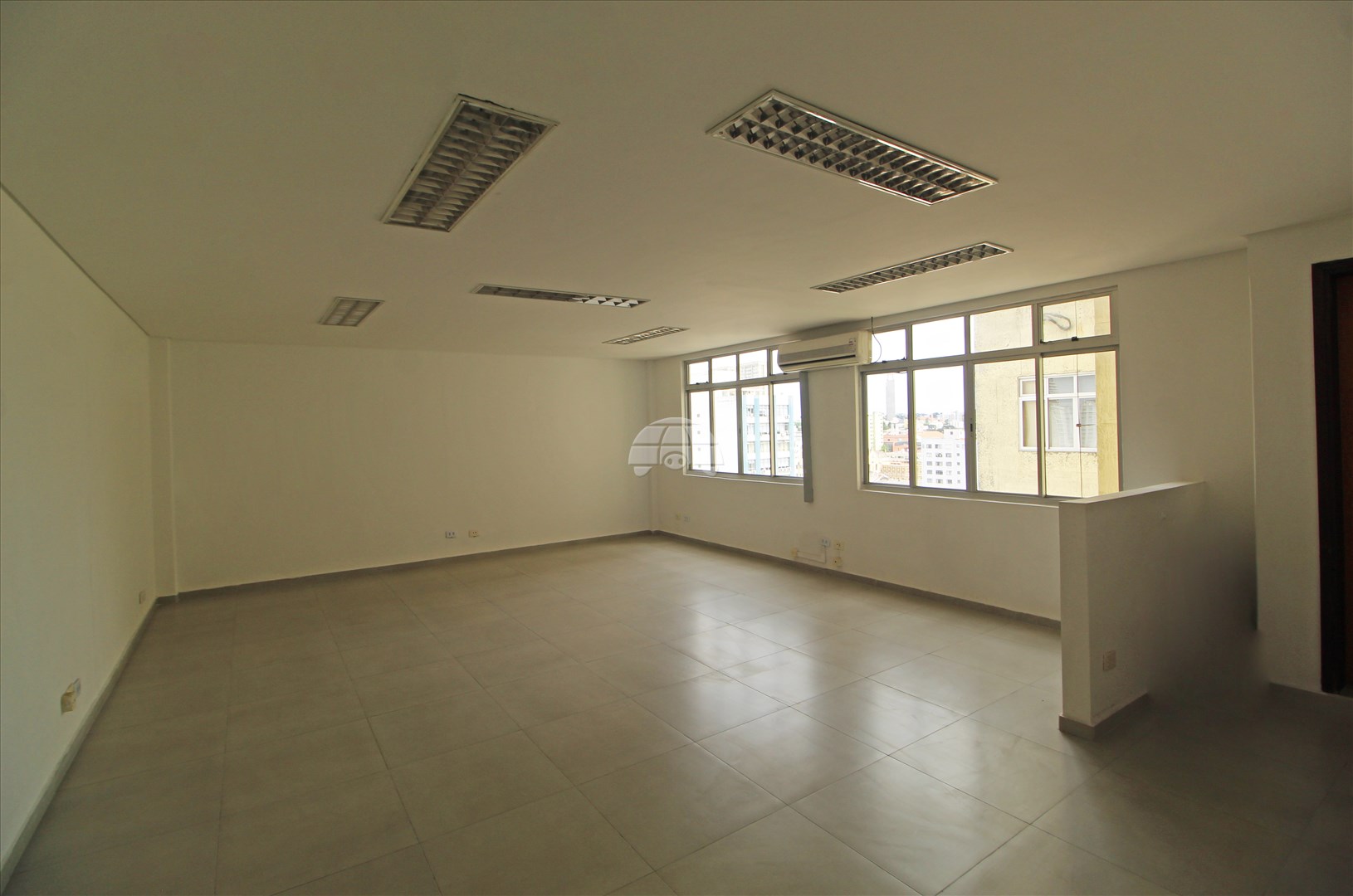 Sala/Conjunto Comercial para alugar em Centro, Curitiba — Portal Chave Fácil