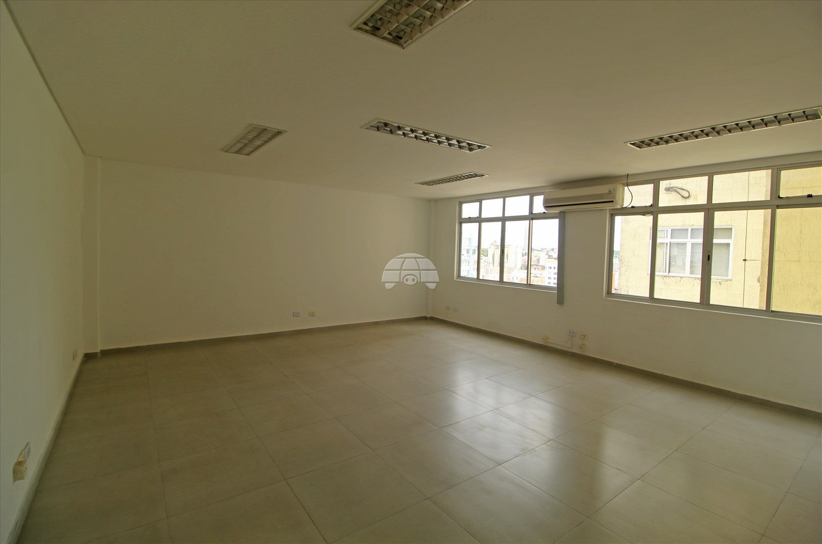 Sala/Conjunto Comercial para alugar em Centro, Curitiba — Portal Chave Fácil