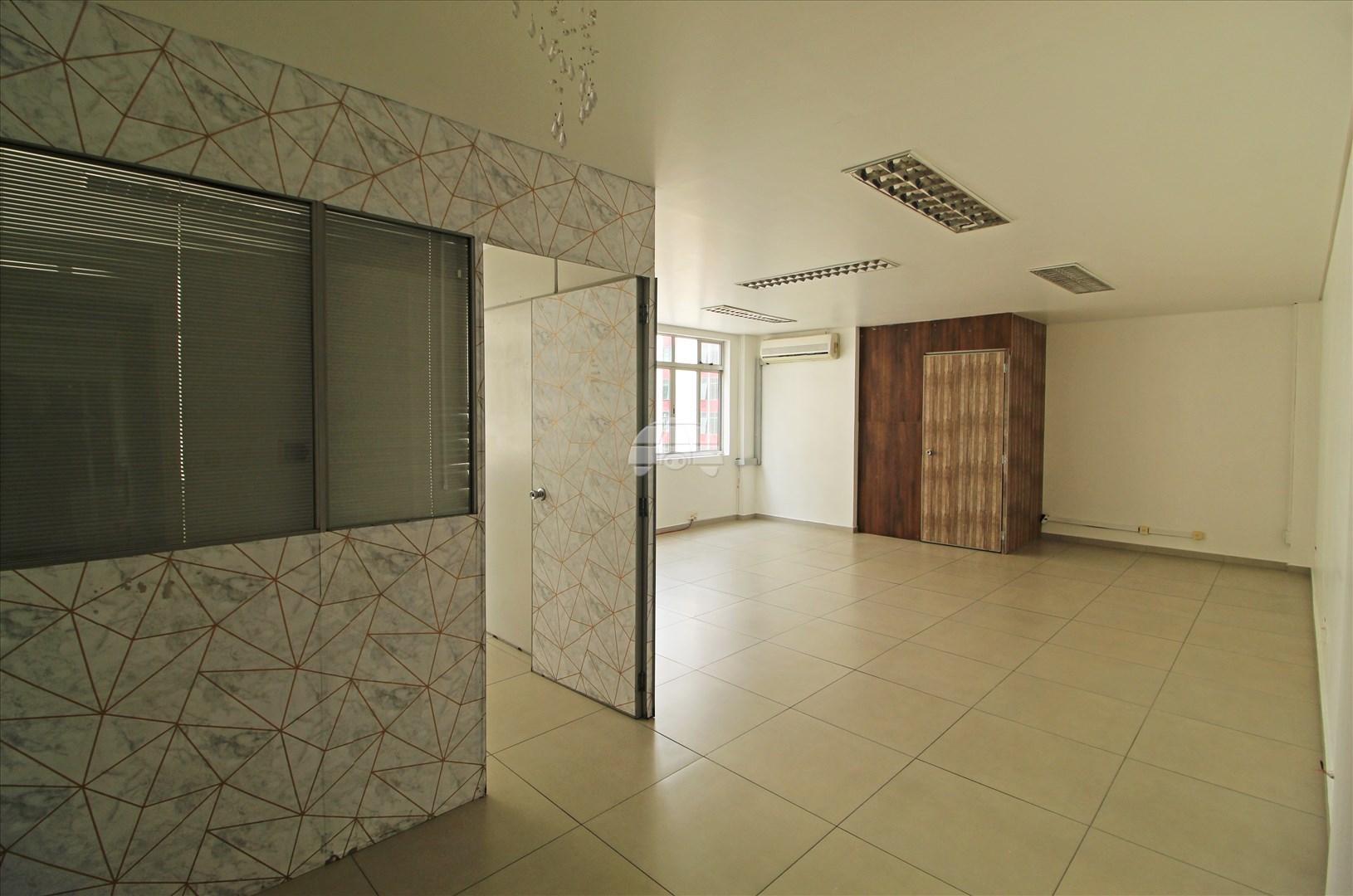 Sala/Conjunto Comercial para alugar em Centro, Curitiba — Portal Chave Fácil
