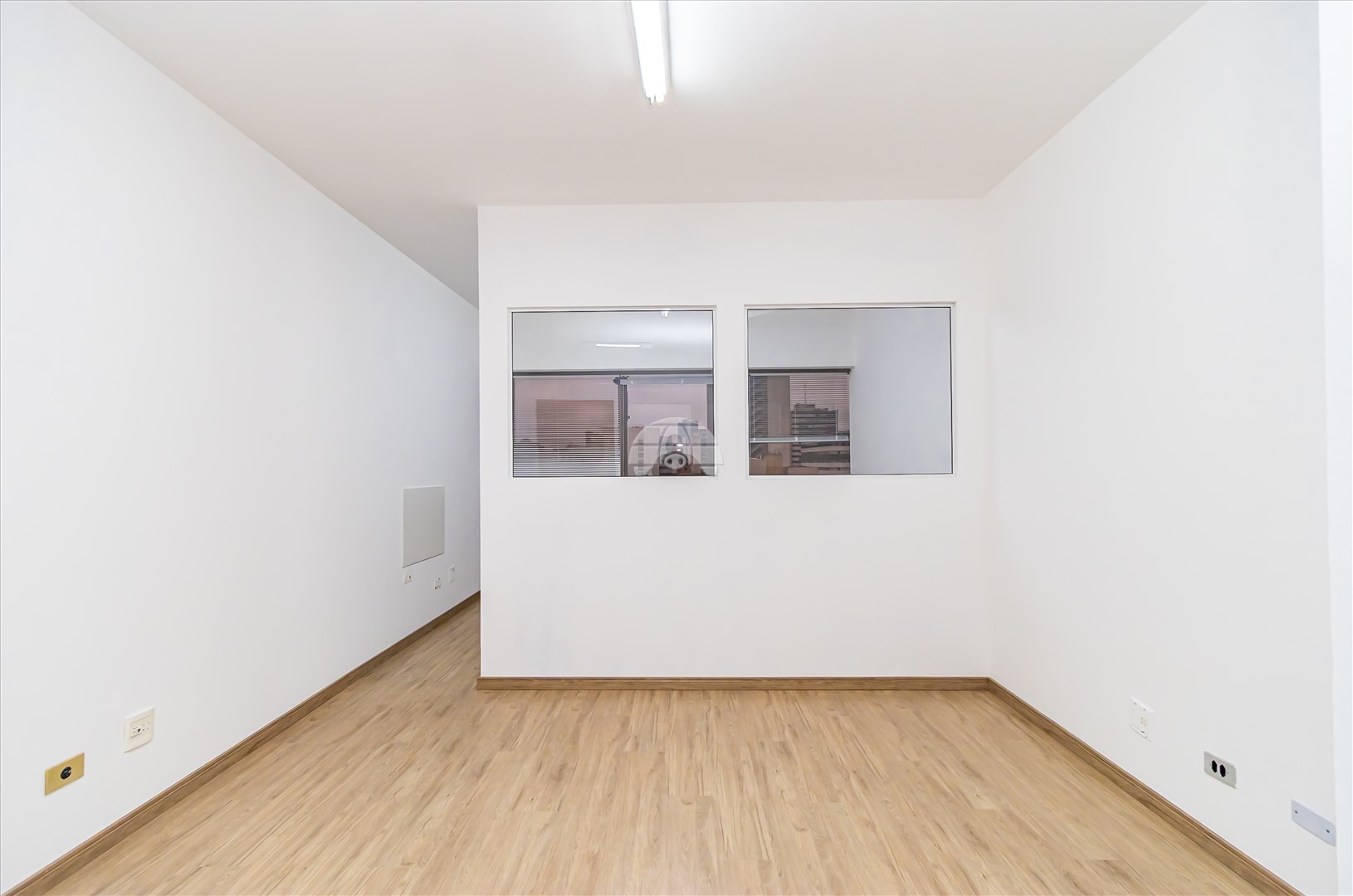 Sala/Conjunto Comercial para alugar em Centro, Curitiba — Portal Chave Fácil