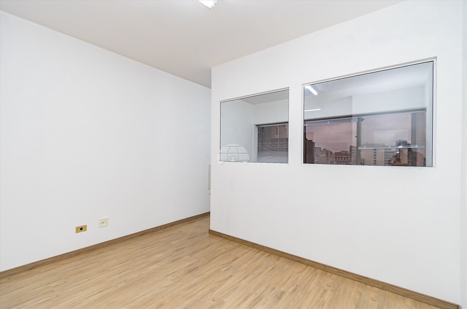Sala/Conjunto Comercial para alugar em Centro, Curitiba — Portal Chave Fácil