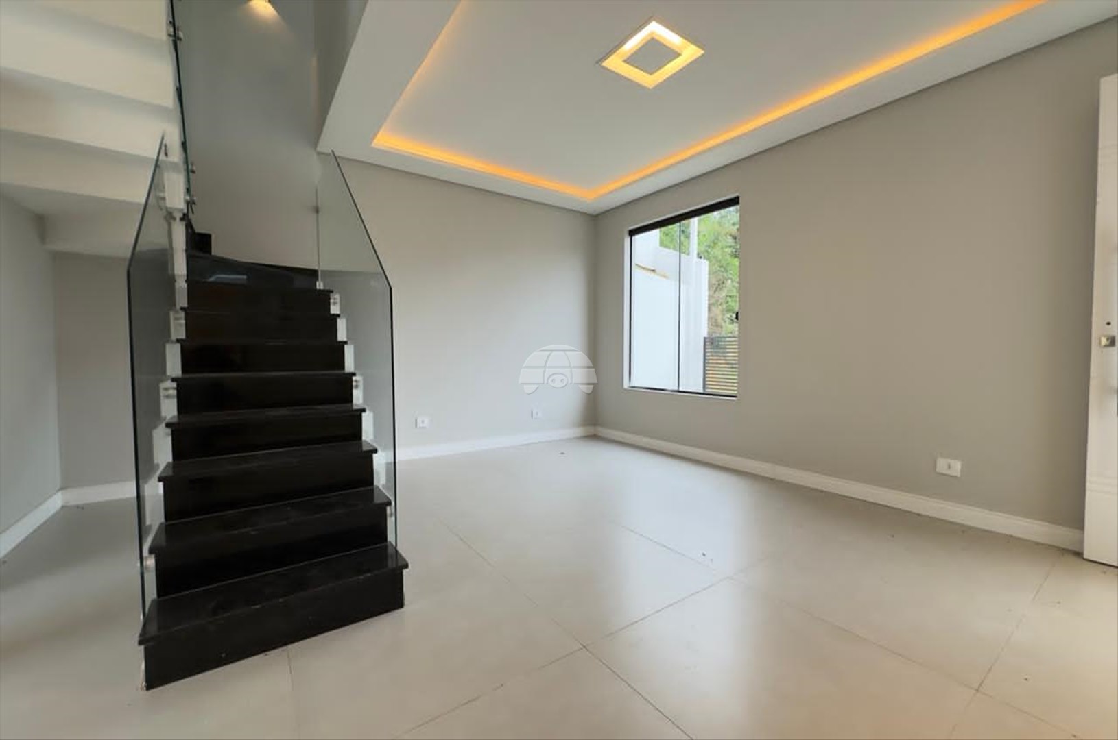 Casa para alugar em Jardim Eldorado, Colombo — Portal Chave Fácil
