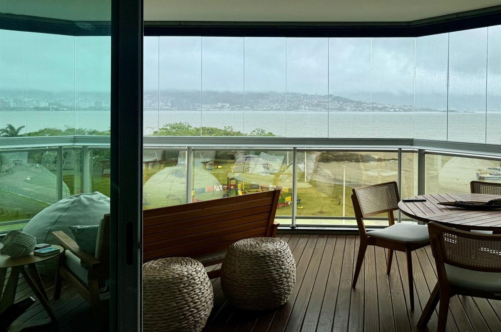 Apartamento à venda em Coqueiros, Florianópolis — Portal Chave Fácil